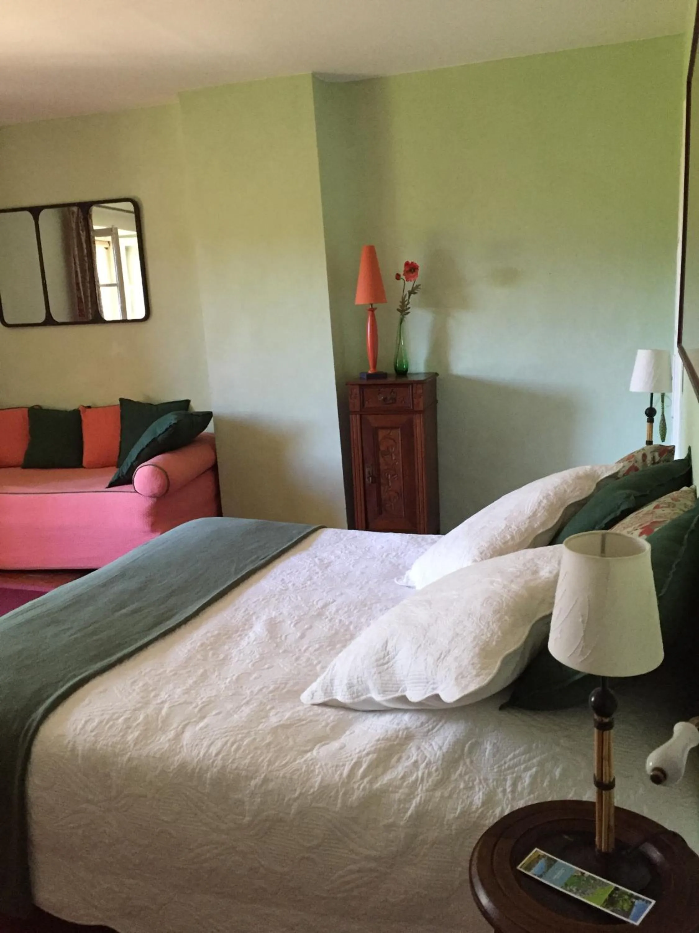 Bedroom, Bed in Domaine la Carraire