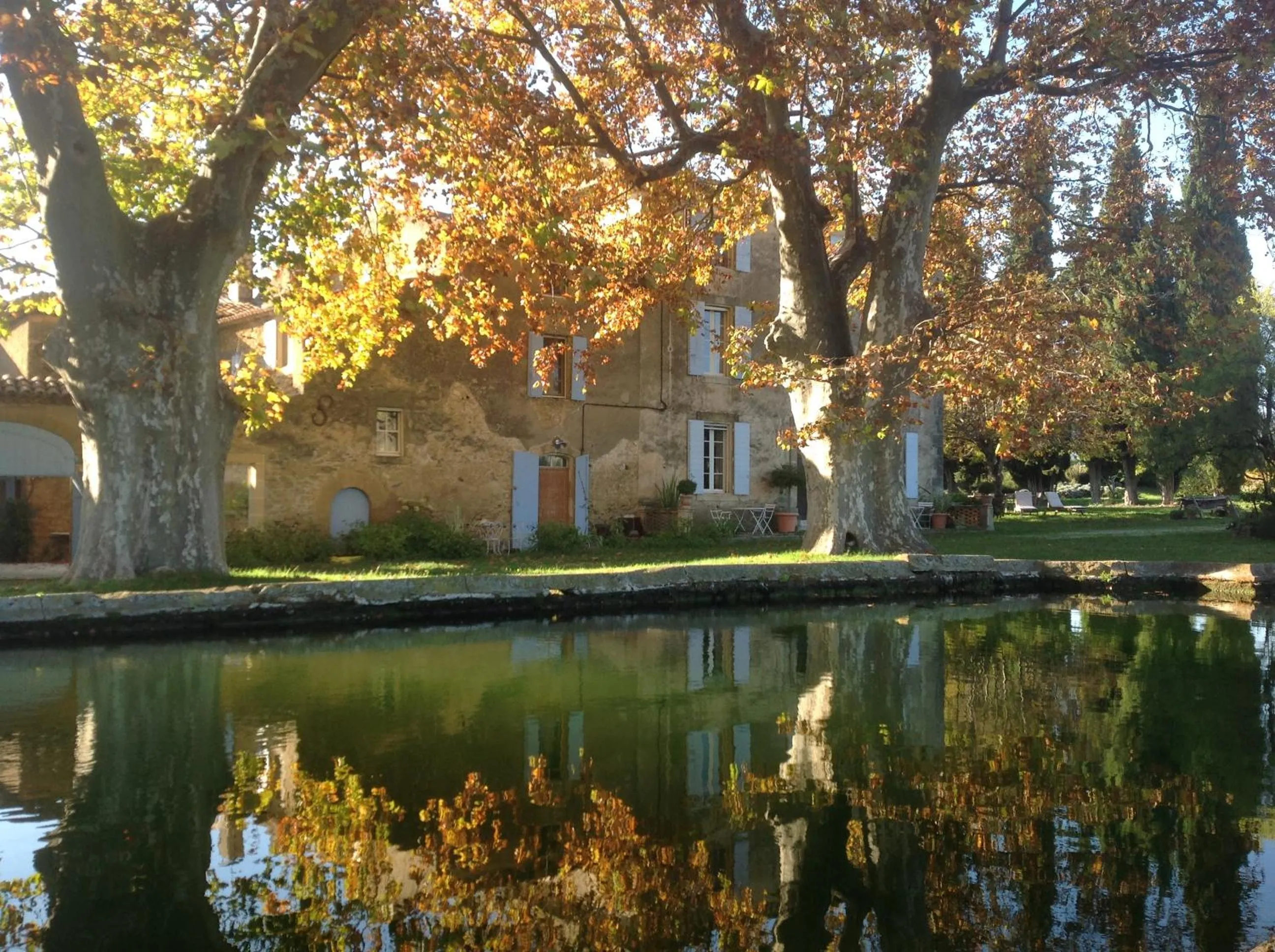 Facade/entrance in Domaine la Carraire