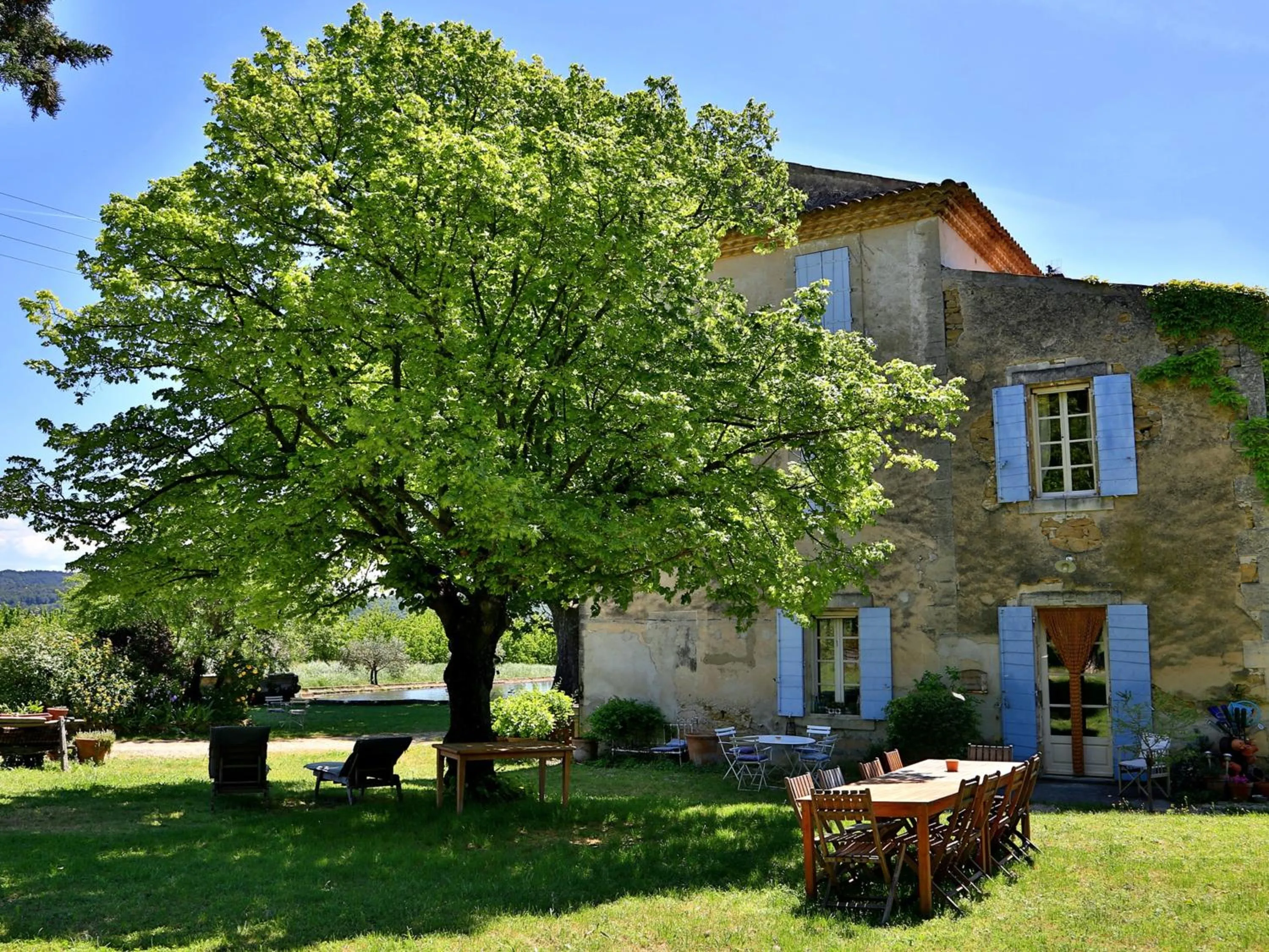 Facade/entrance in Domaine la Carraire