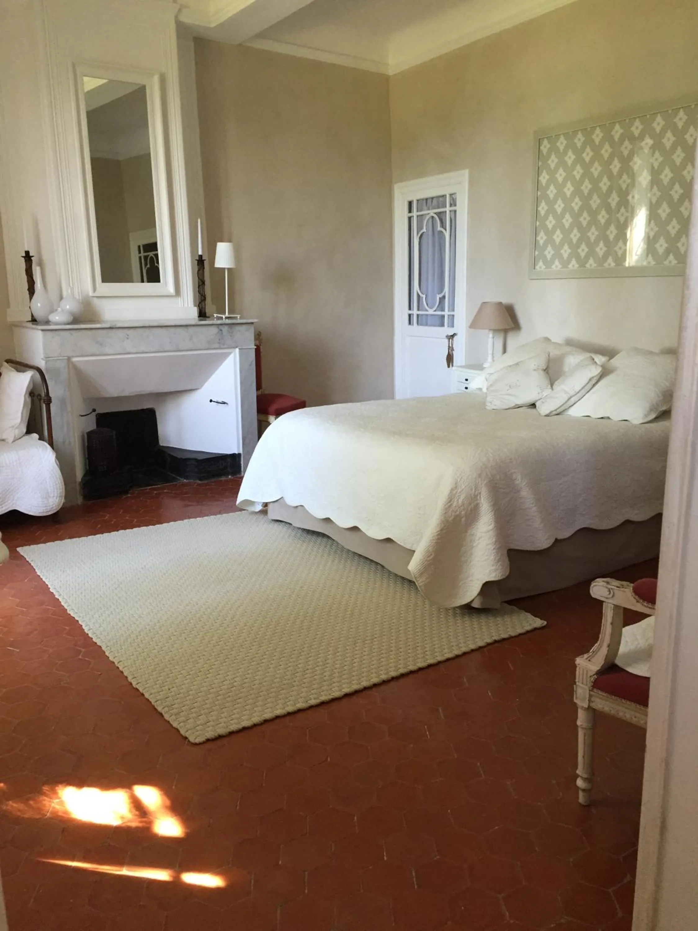 Bedroom, Bed in Domaine la Carraire