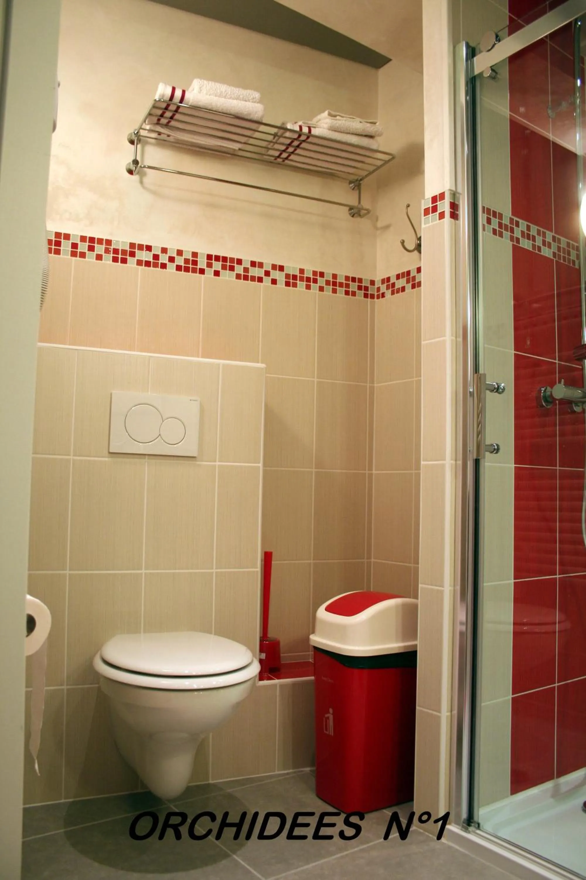 Decorative detail in Les Hellebores