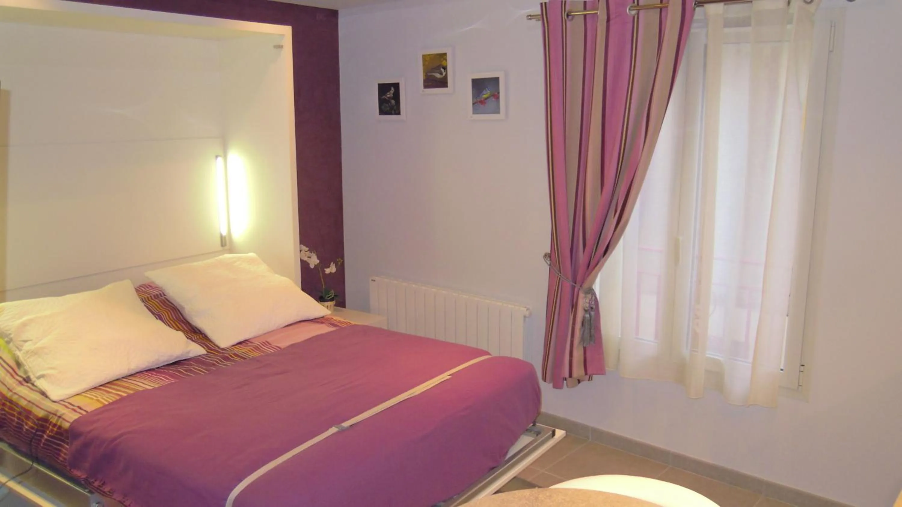 Bed in Les Hellebores