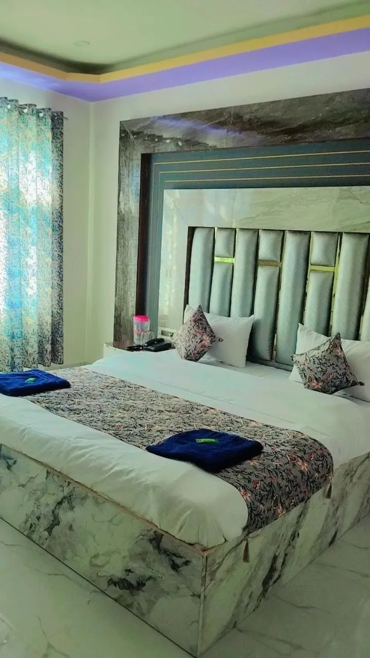 Bed in Maharastra Bhavan Atithi Grah