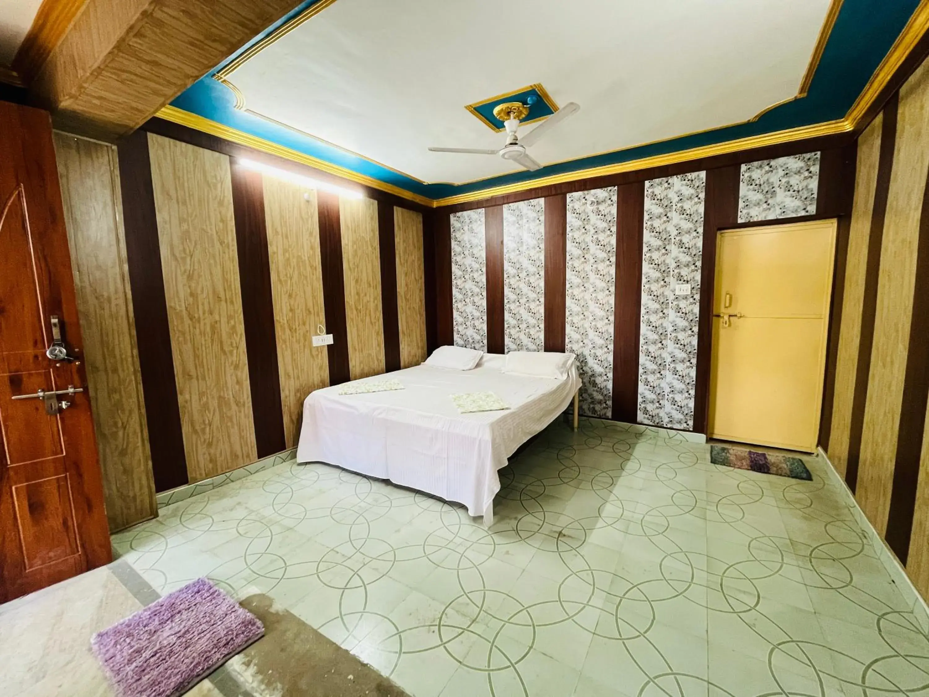 Bed in Maharastra Bhavan Atithi Grah Bed in Maharastra Bhavan Atithi Grah