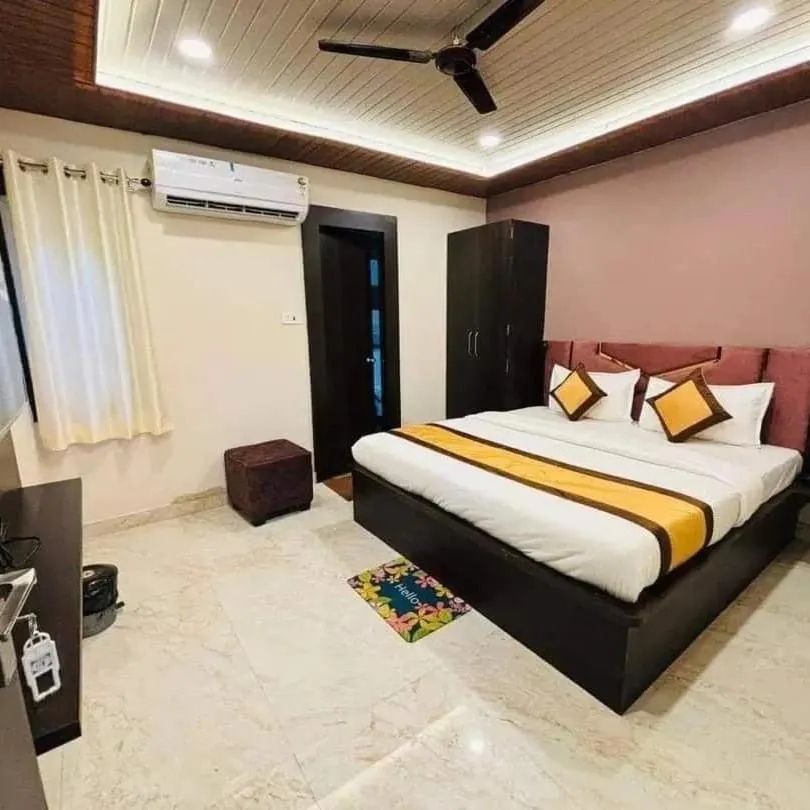 Bed in Maharastra Bhavan Atithi Grah