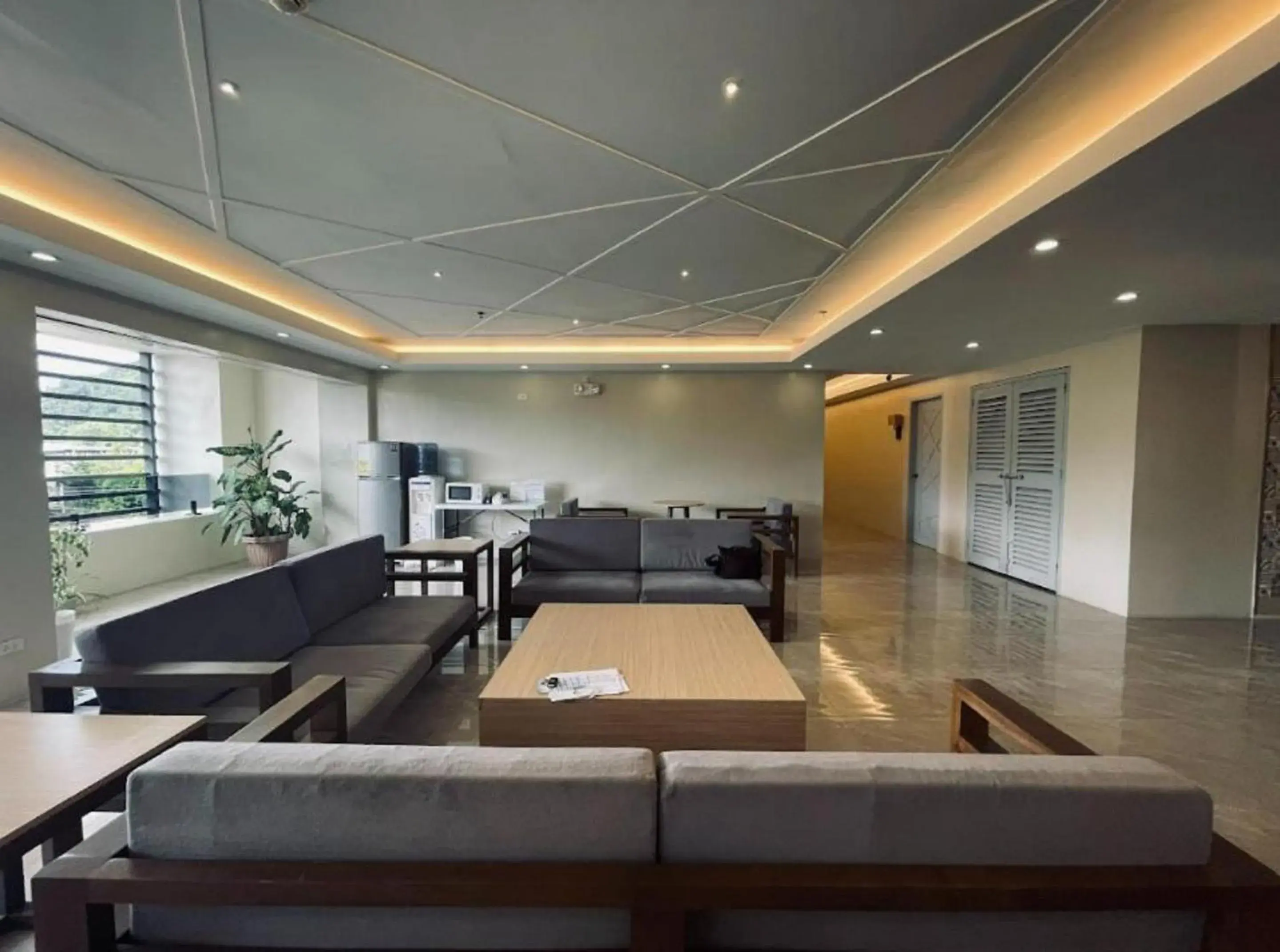 Seating area in Daraga Tourist Inn Seating area in Daraga Tourist Inn