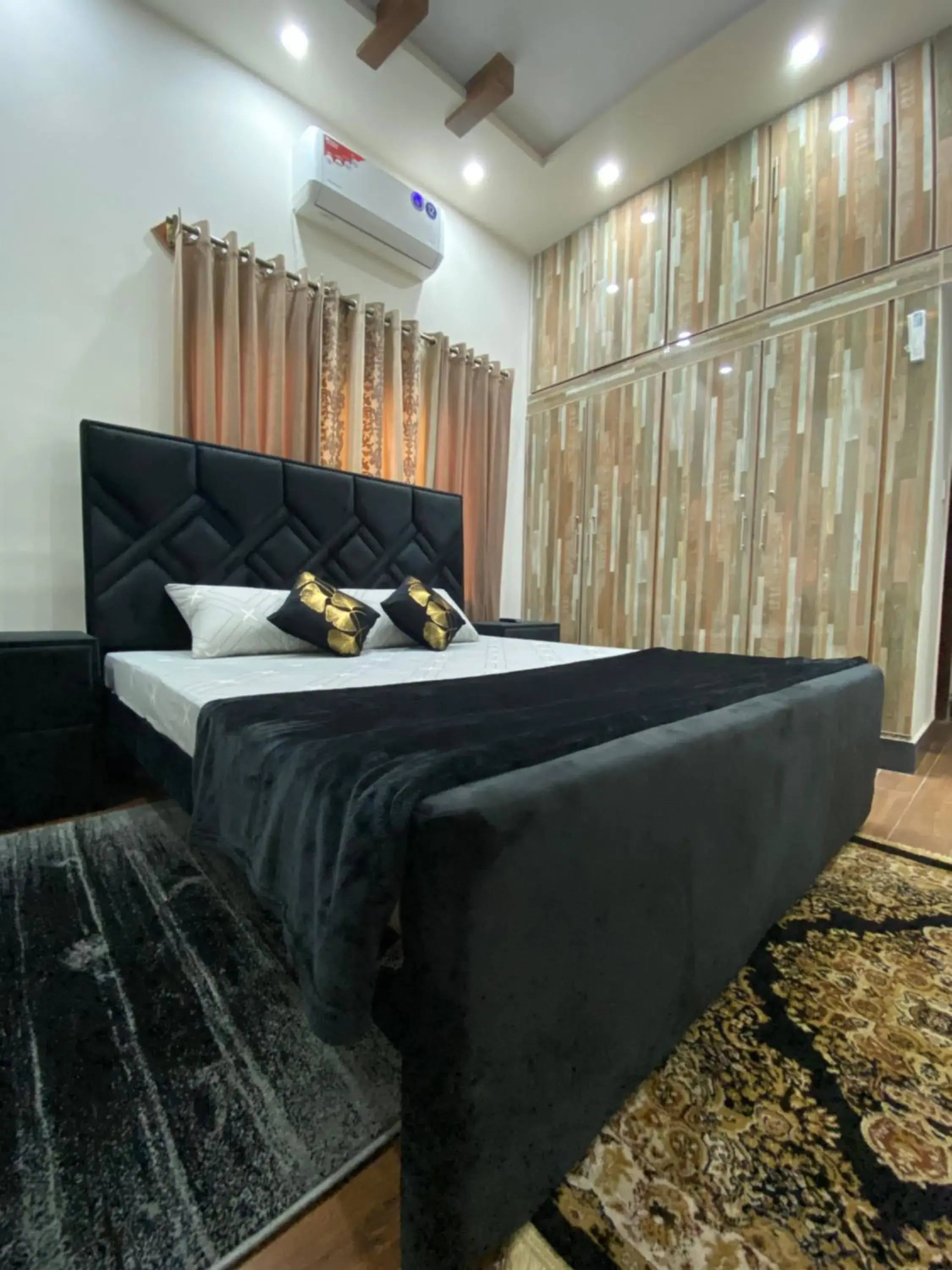 Bed in The Comfort Lodge Bed in The Comfort Lodge