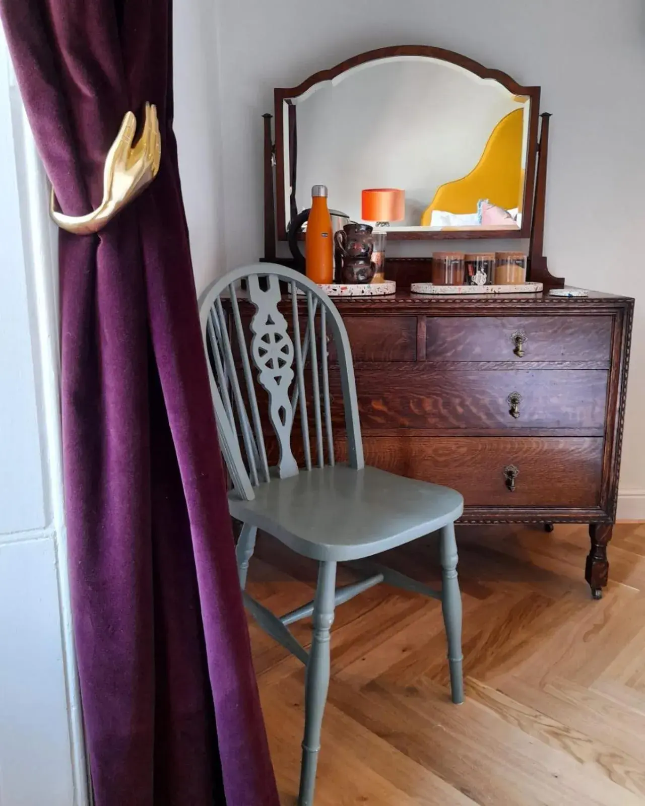 Family Room with 2 bedrooms and bathroom in Ben A'an House Family Room with 2 bedrooms and bathroom in Ben A'an House