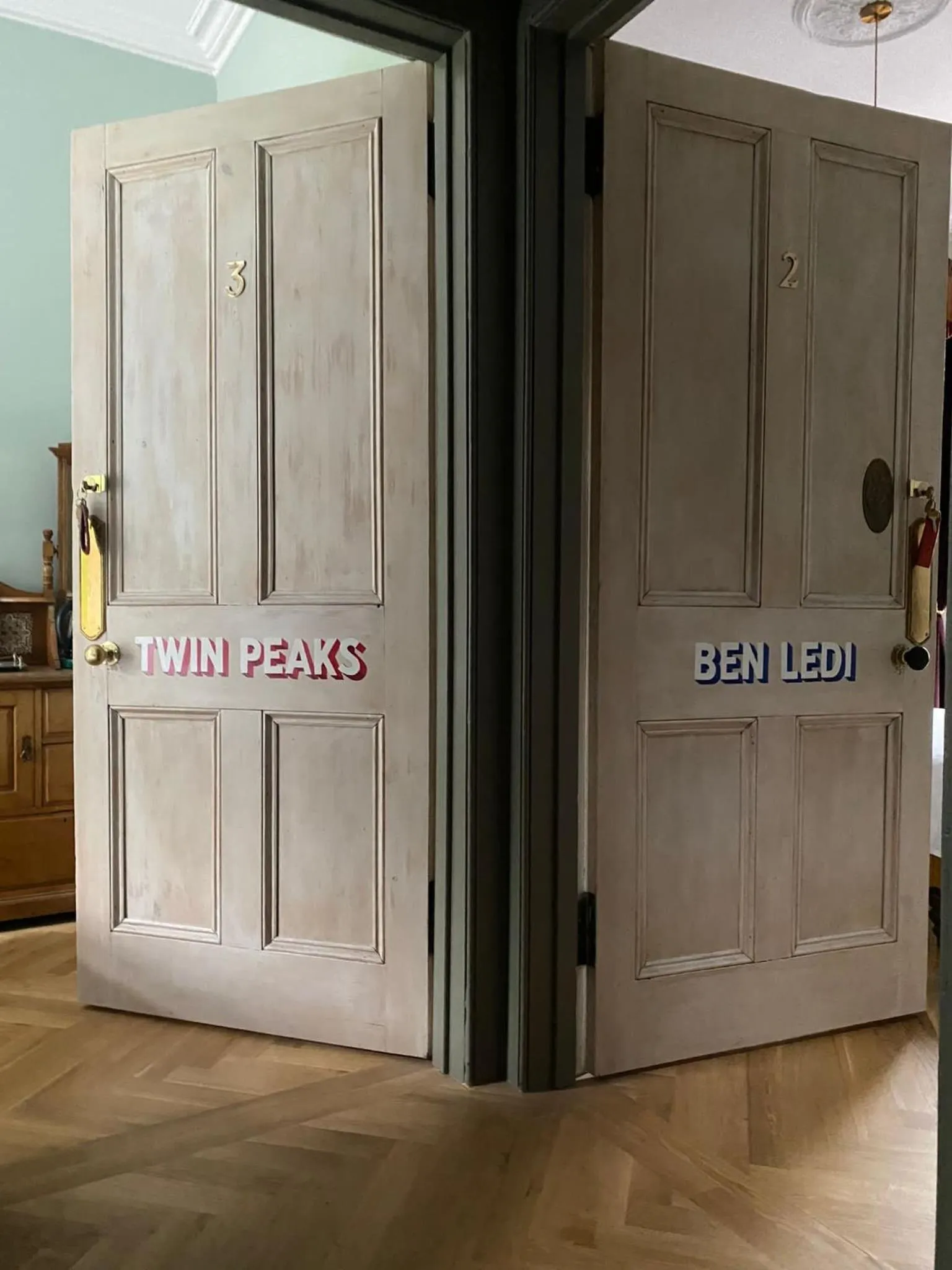 Guests in Ben A'an House