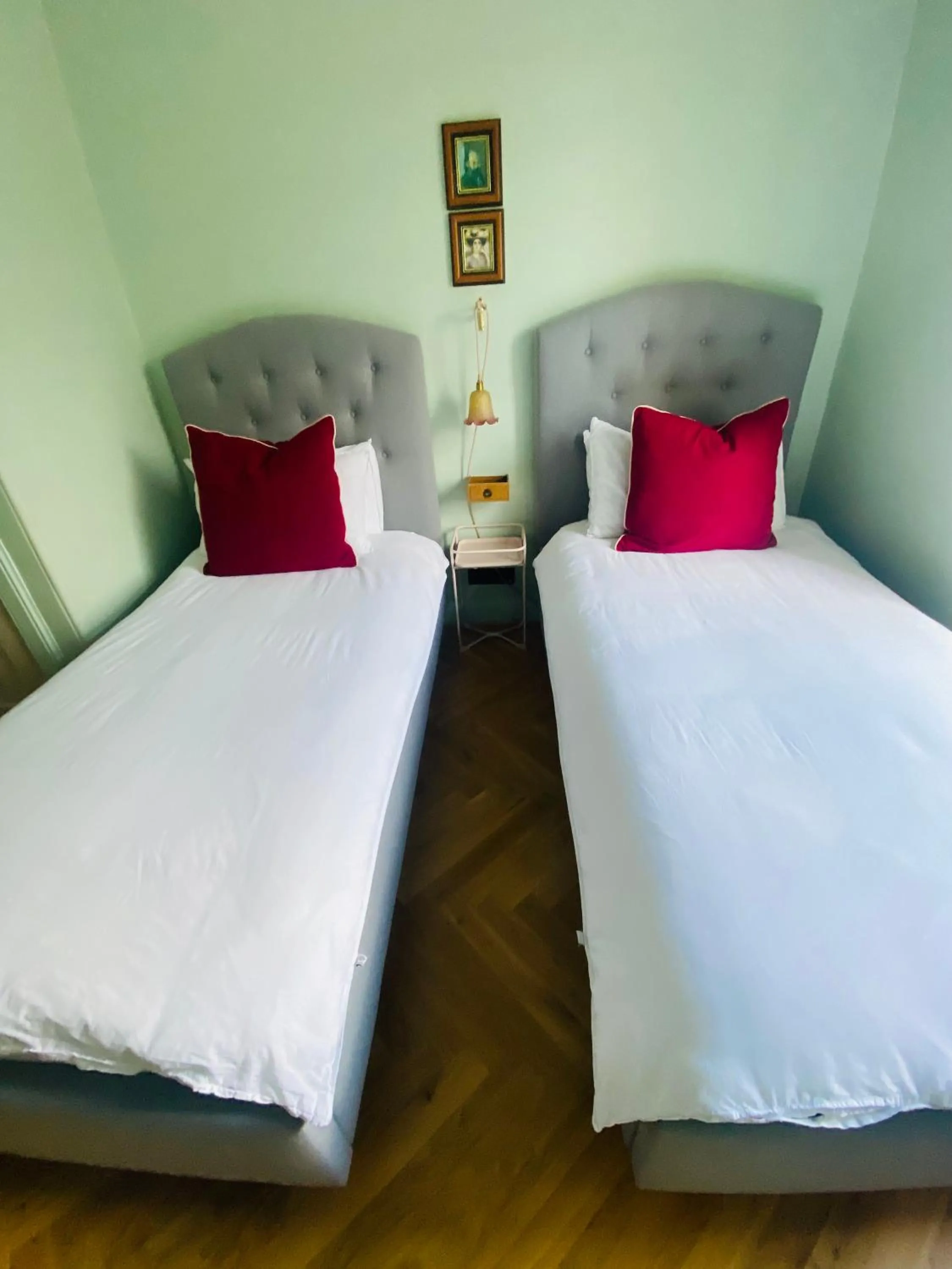 Bedroom, Bed in Ben A'an House