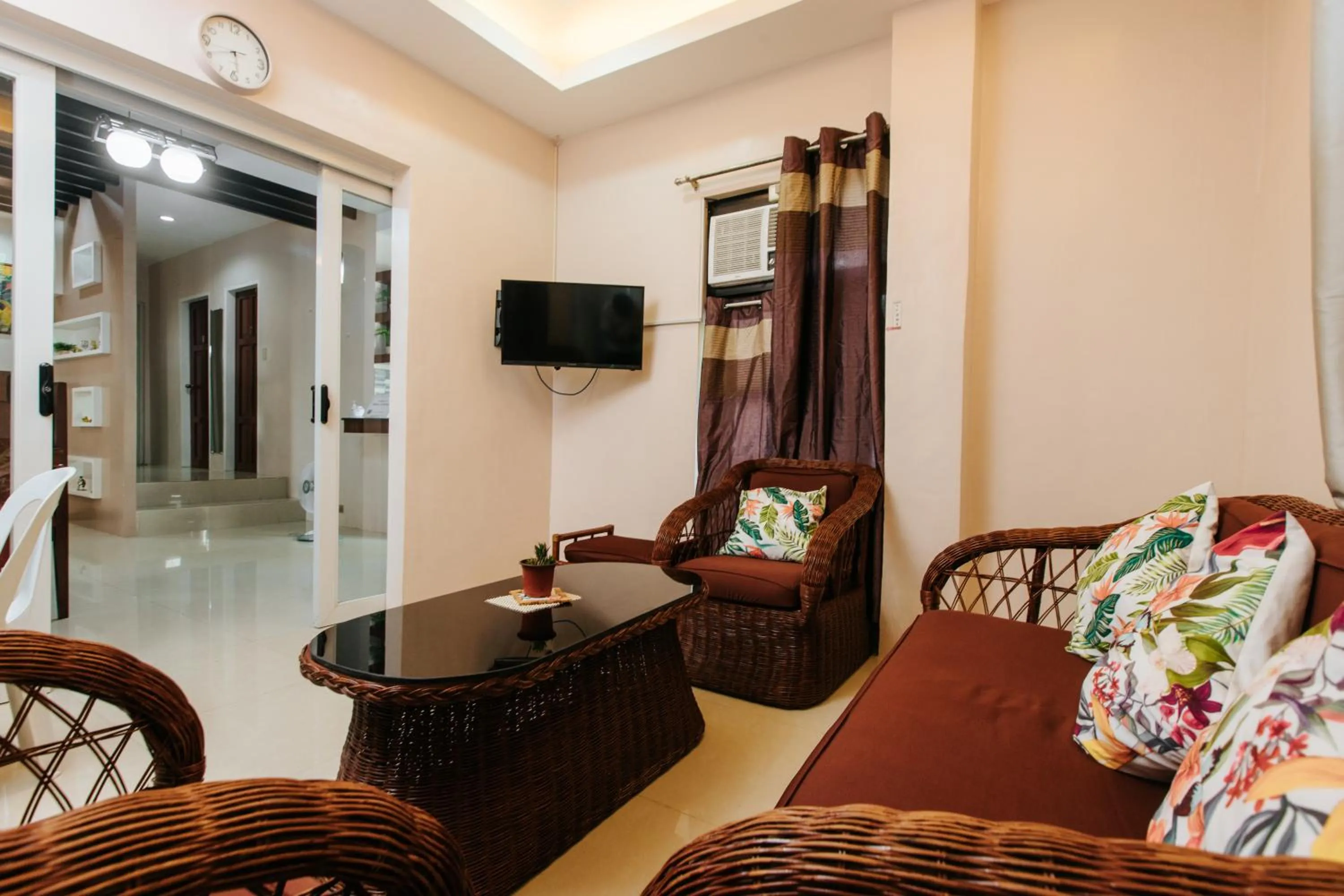 Bahay Ni Kikay Vacation Rental - WiFi Included