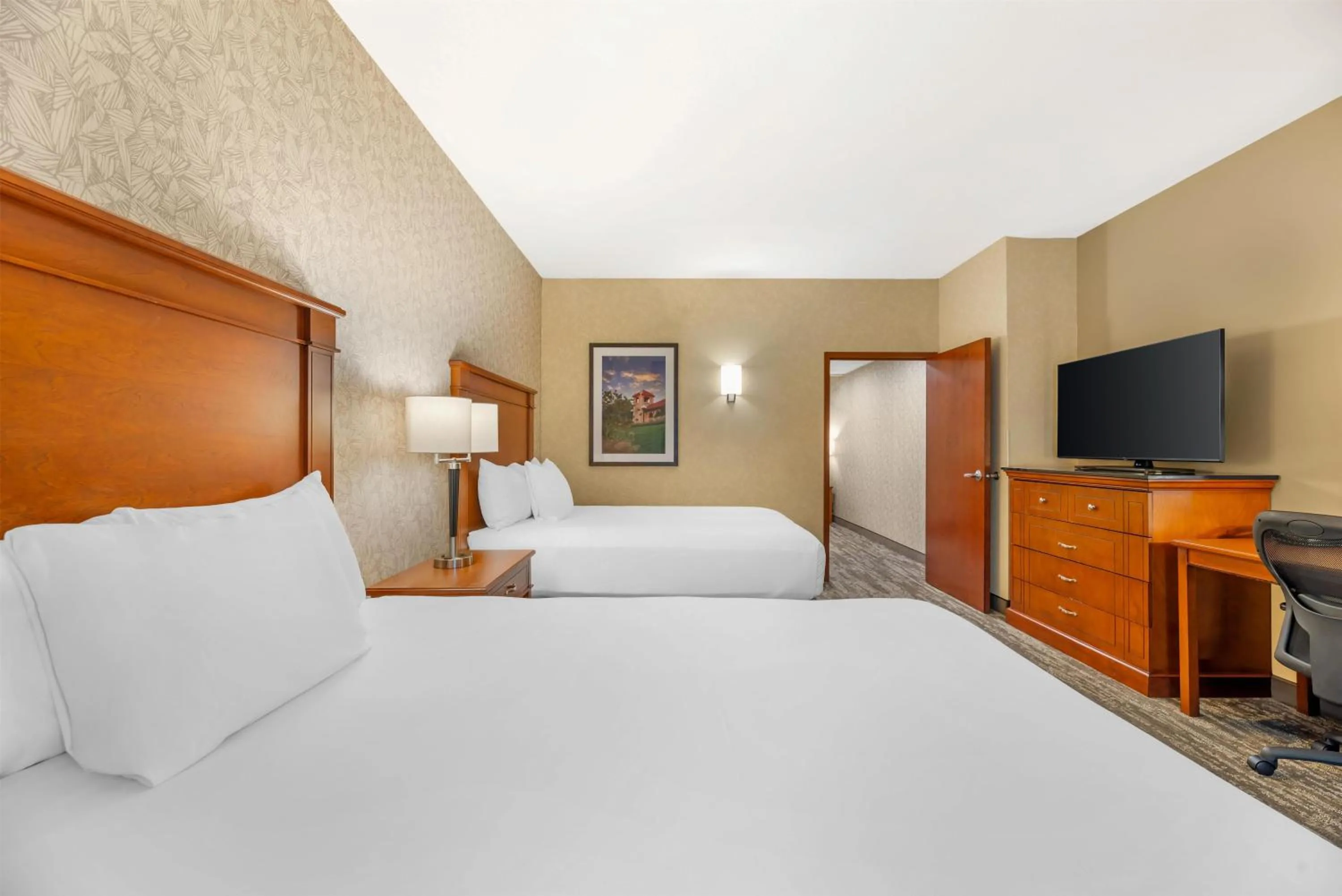 Bedroom, Bed in Drury Plaza Hotel St Louis Brentwood