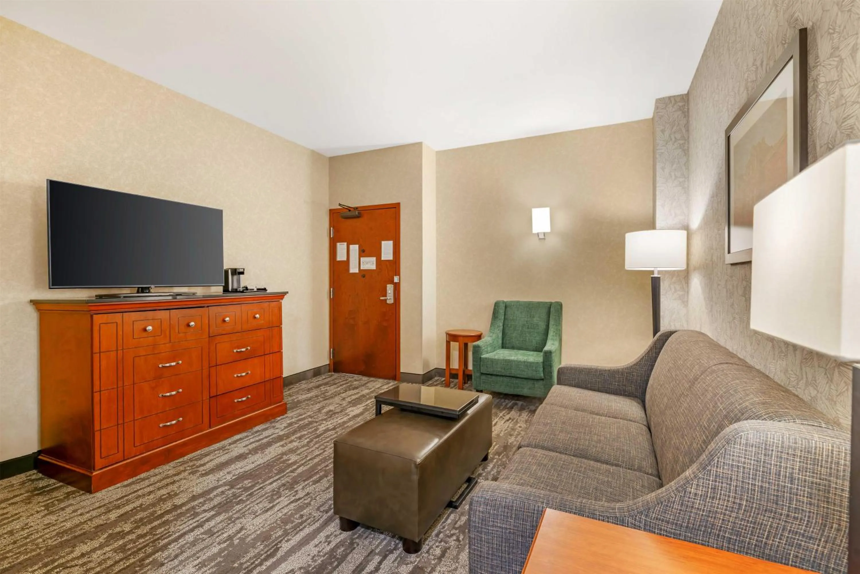 Bedroom in Drury Plaza Hotel St Louis Brentwood