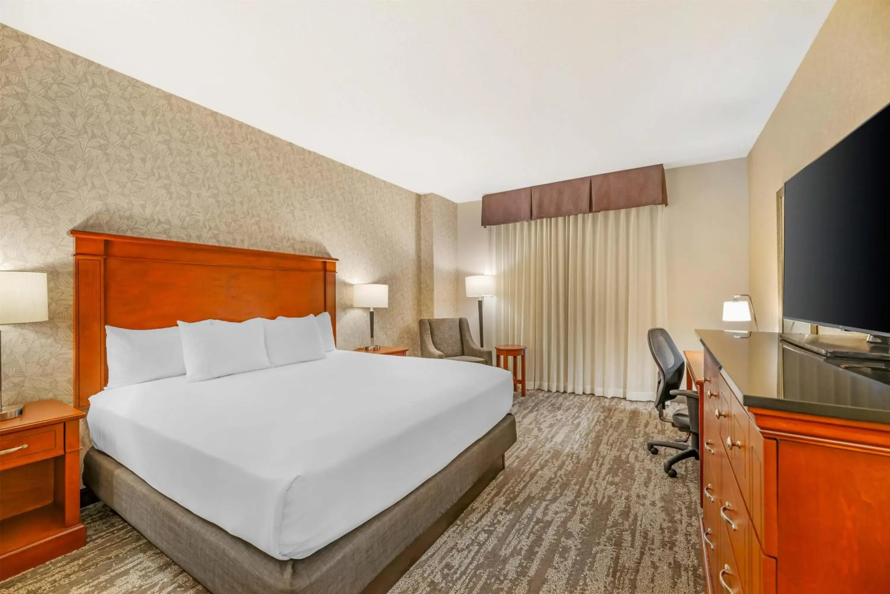 Bedroom, Bed in Drury Plaza Hotel St Louis Brentwood Bedroom, Bed in Drury Plaza Hotel St Louis Brentwood