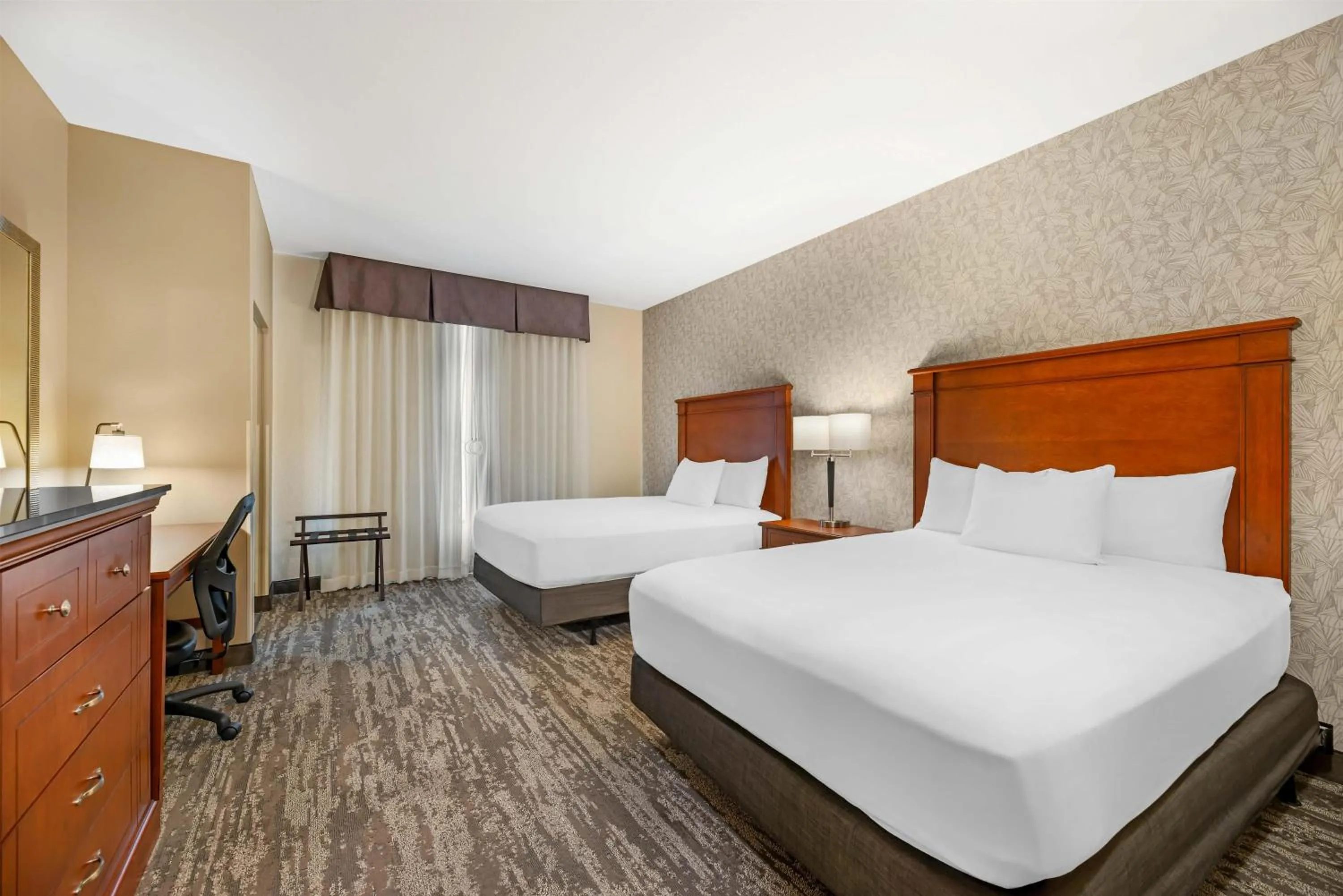 Bedroom, Bed in Drury Plaza Hotel St Louis Brentwood