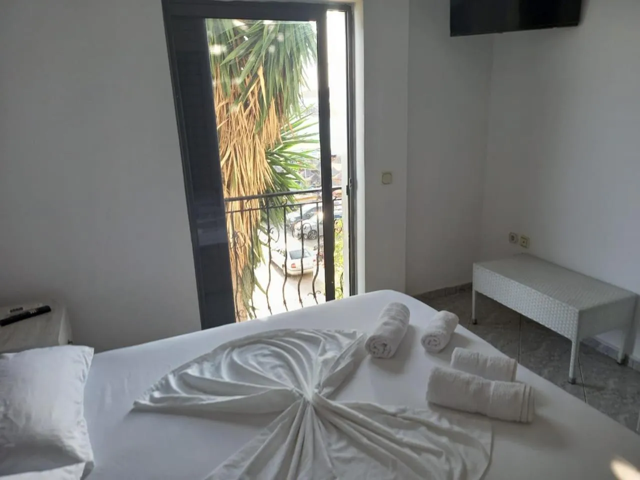 Bed in Sunset Aparthotel