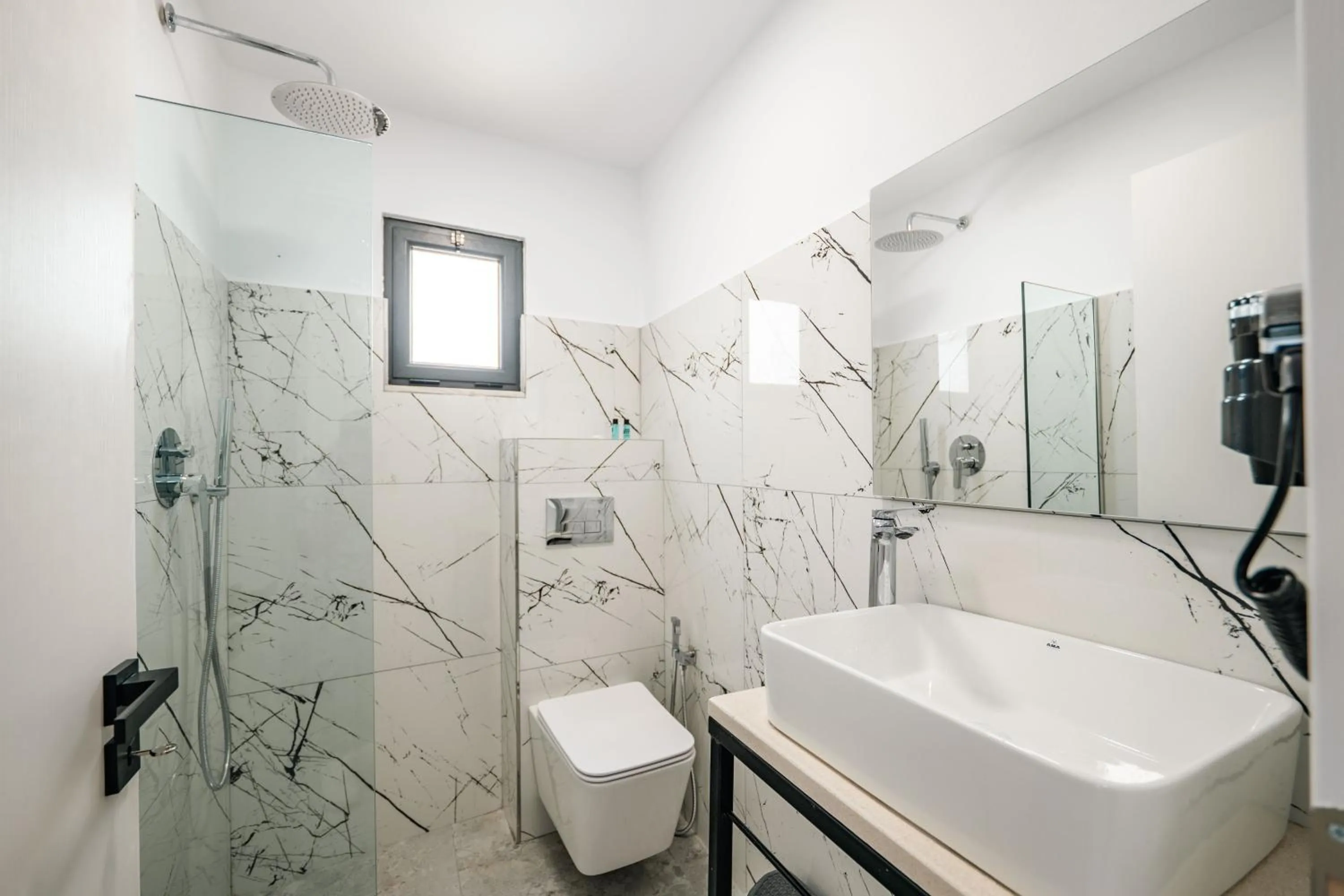 Shower in Sunset Aparthotel