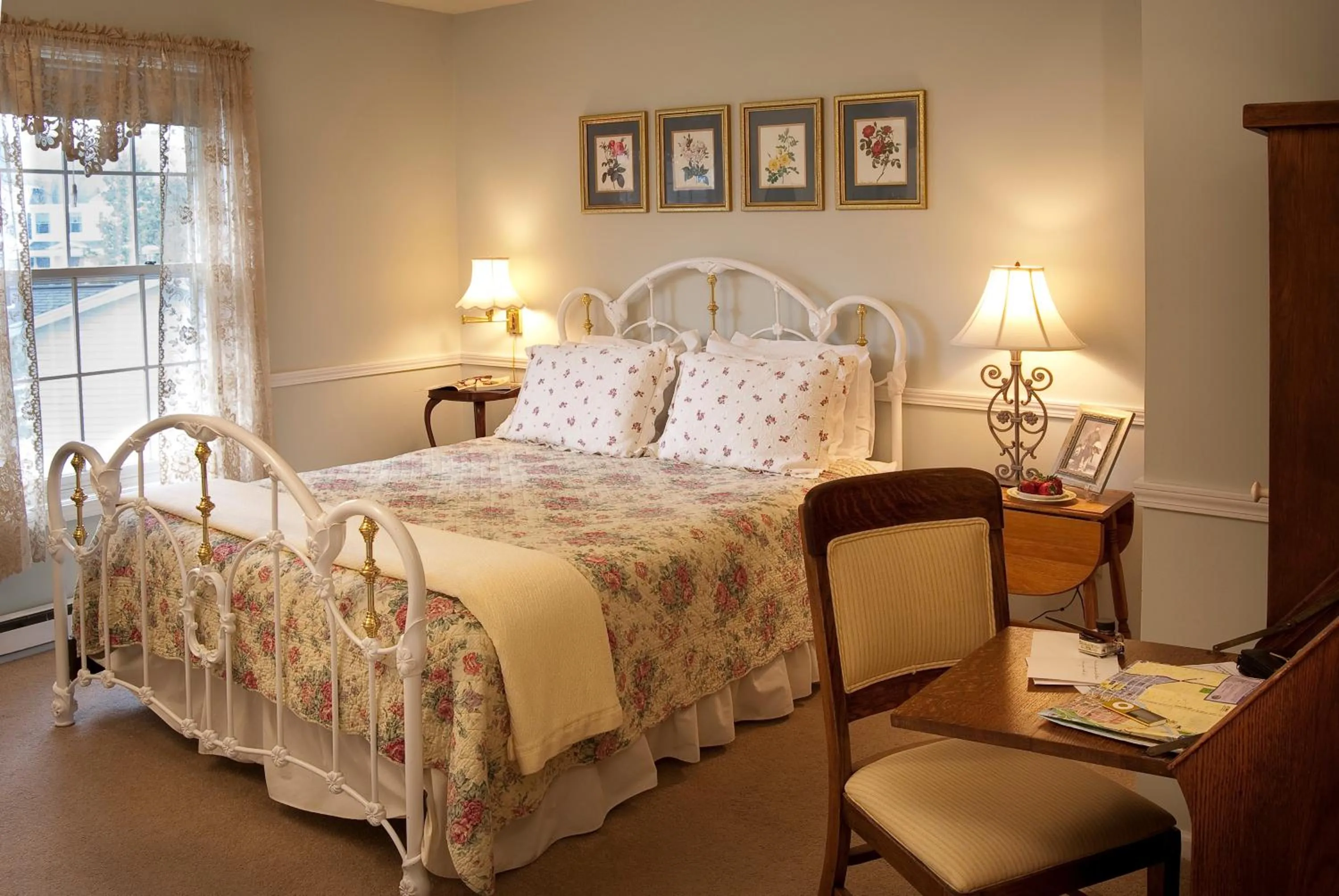 Bedroom, Bed in Eagle Harbor Inn