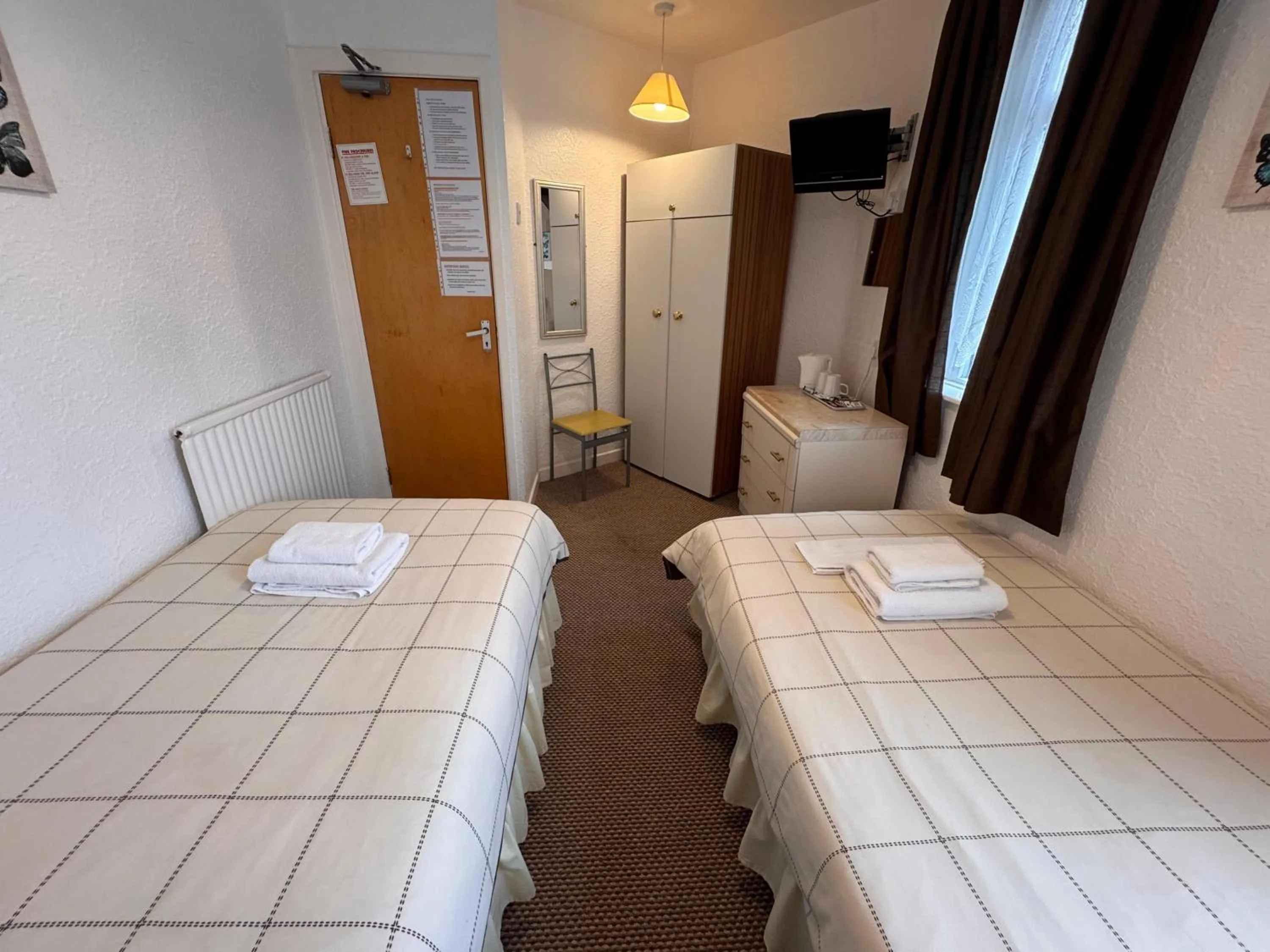 Bedroom, Bed in OYO Delton Hotel Blackpool Pleasure Beach