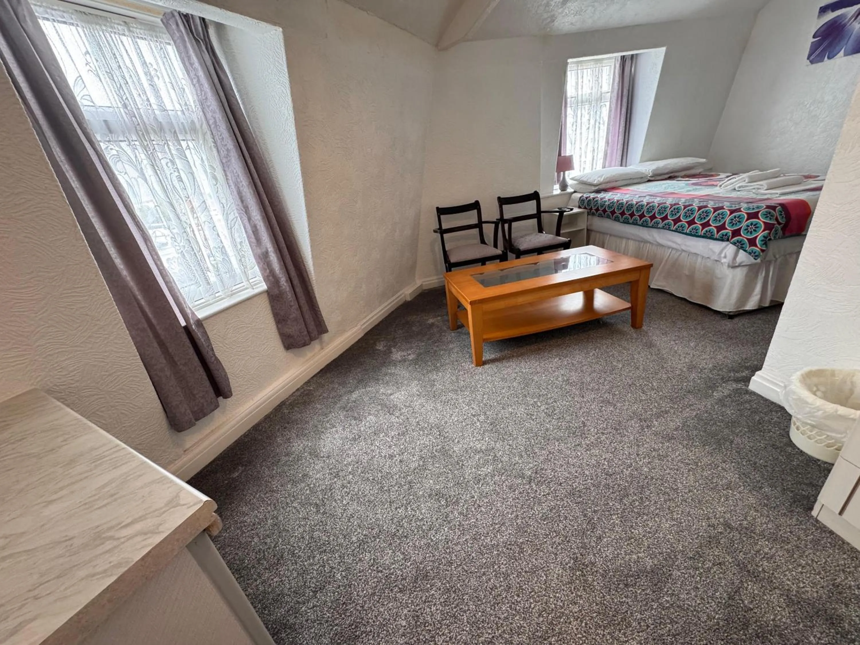 Bedroom, Bed in OYO Delton Hotel Blackpool Pleasure Beach