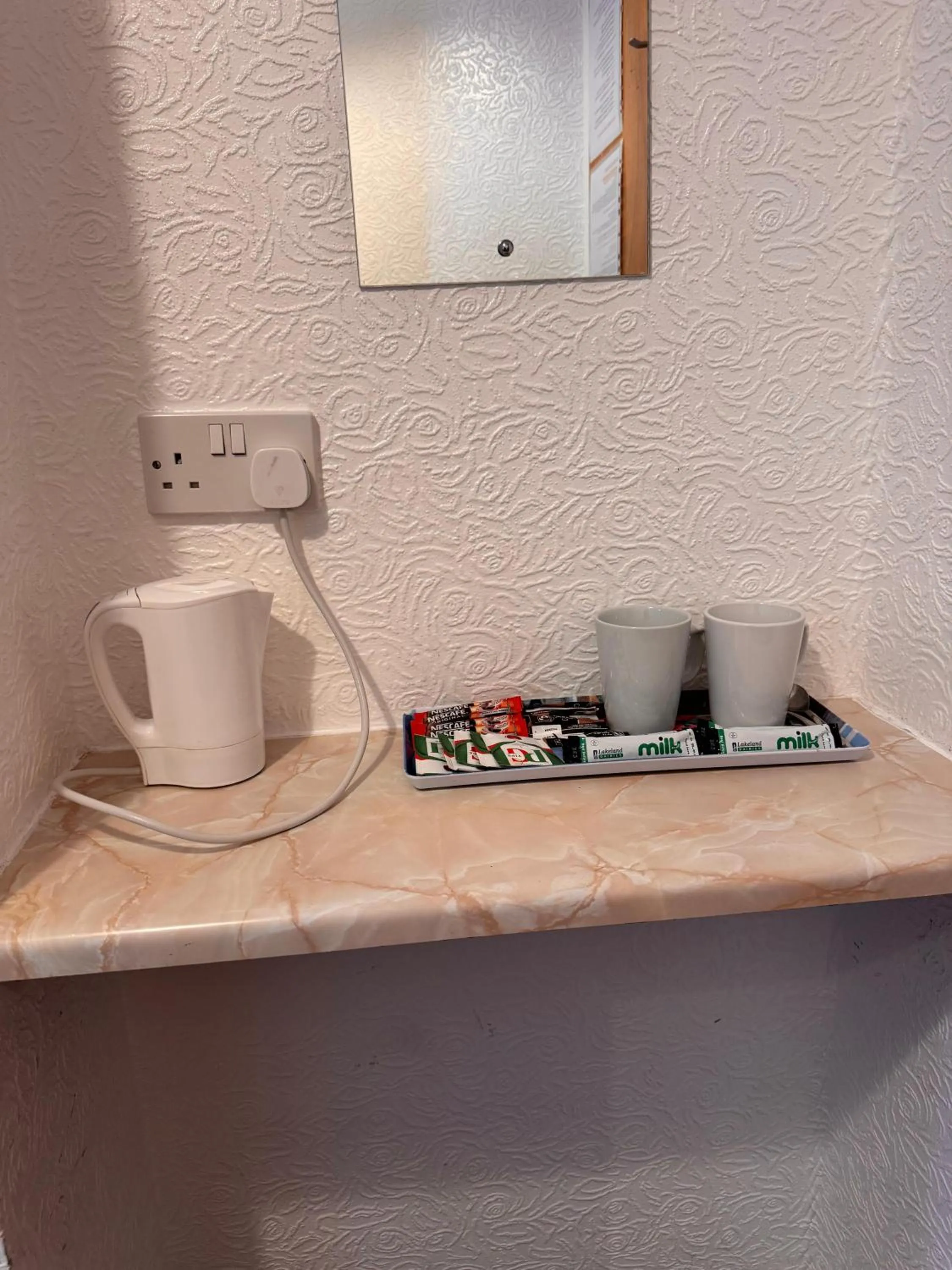 Coffee/tea facilities in OYO Delton Hotel Blackpool Pleasure Beach