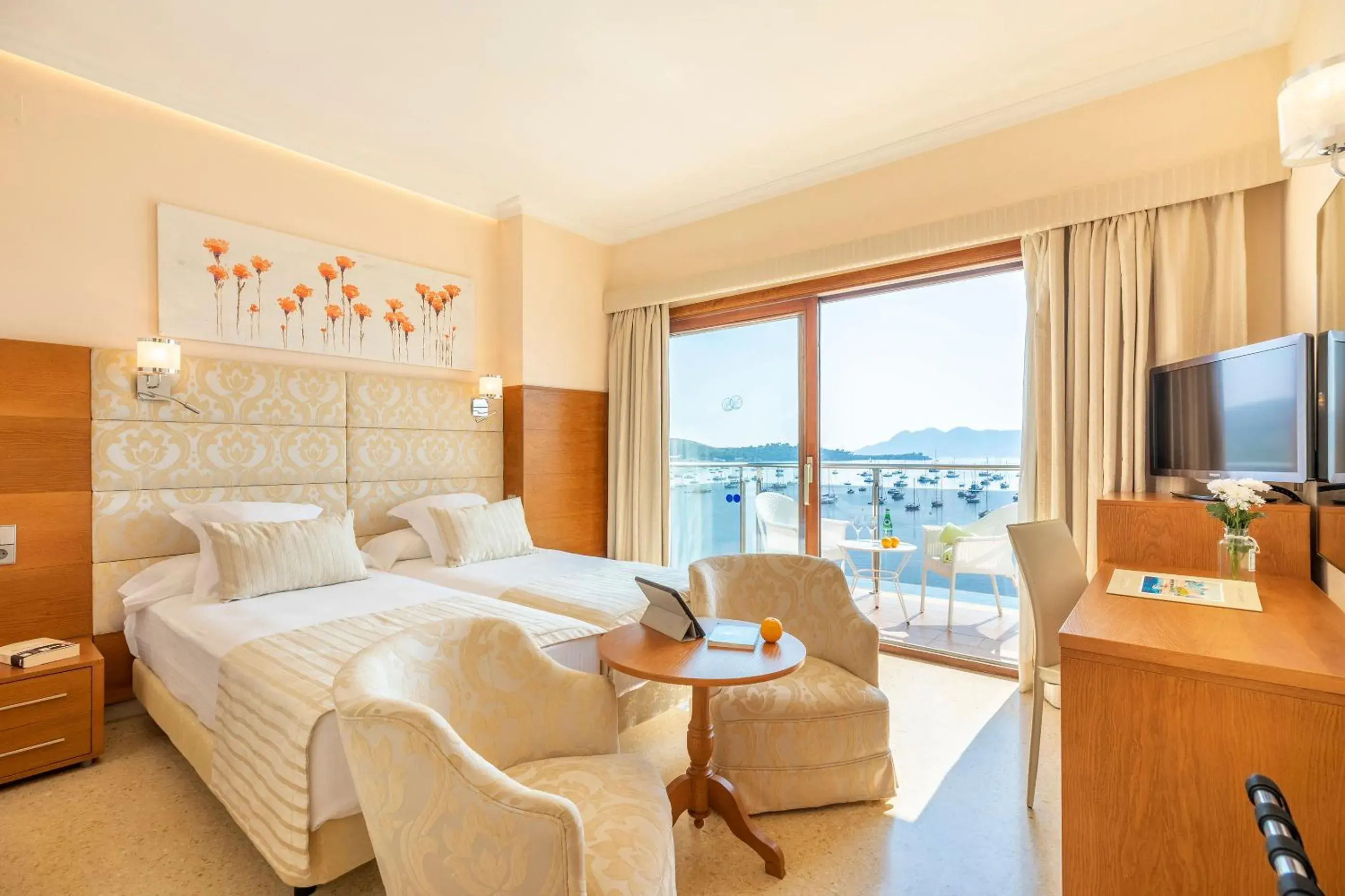 Photo of the whole room in Hotel Miramar Mallorca Photo of the whole room in Hotel Miramar Mallorca