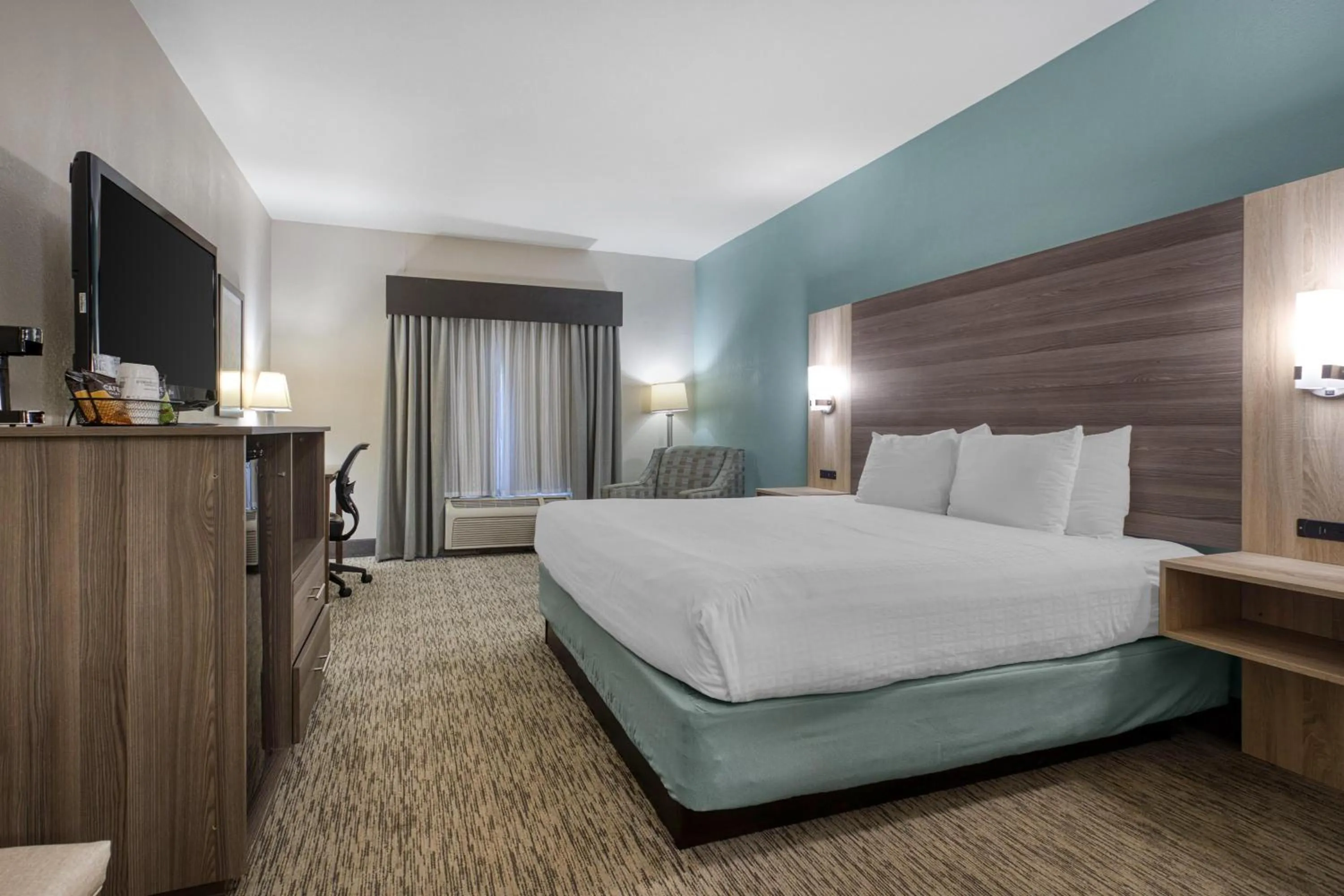 Bedroom, Bed in Best Western Executive Inn & Suites