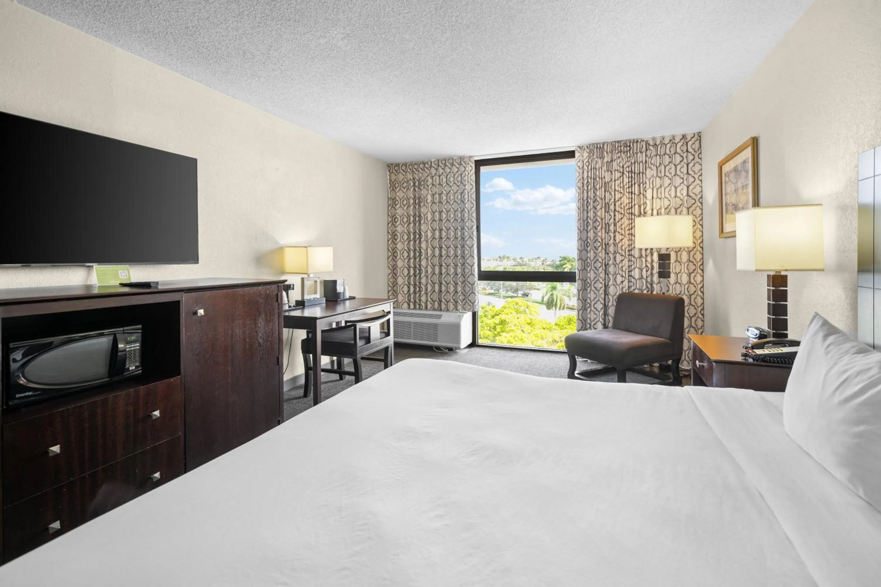 Bed in 88 Palms Hotel & Event Center