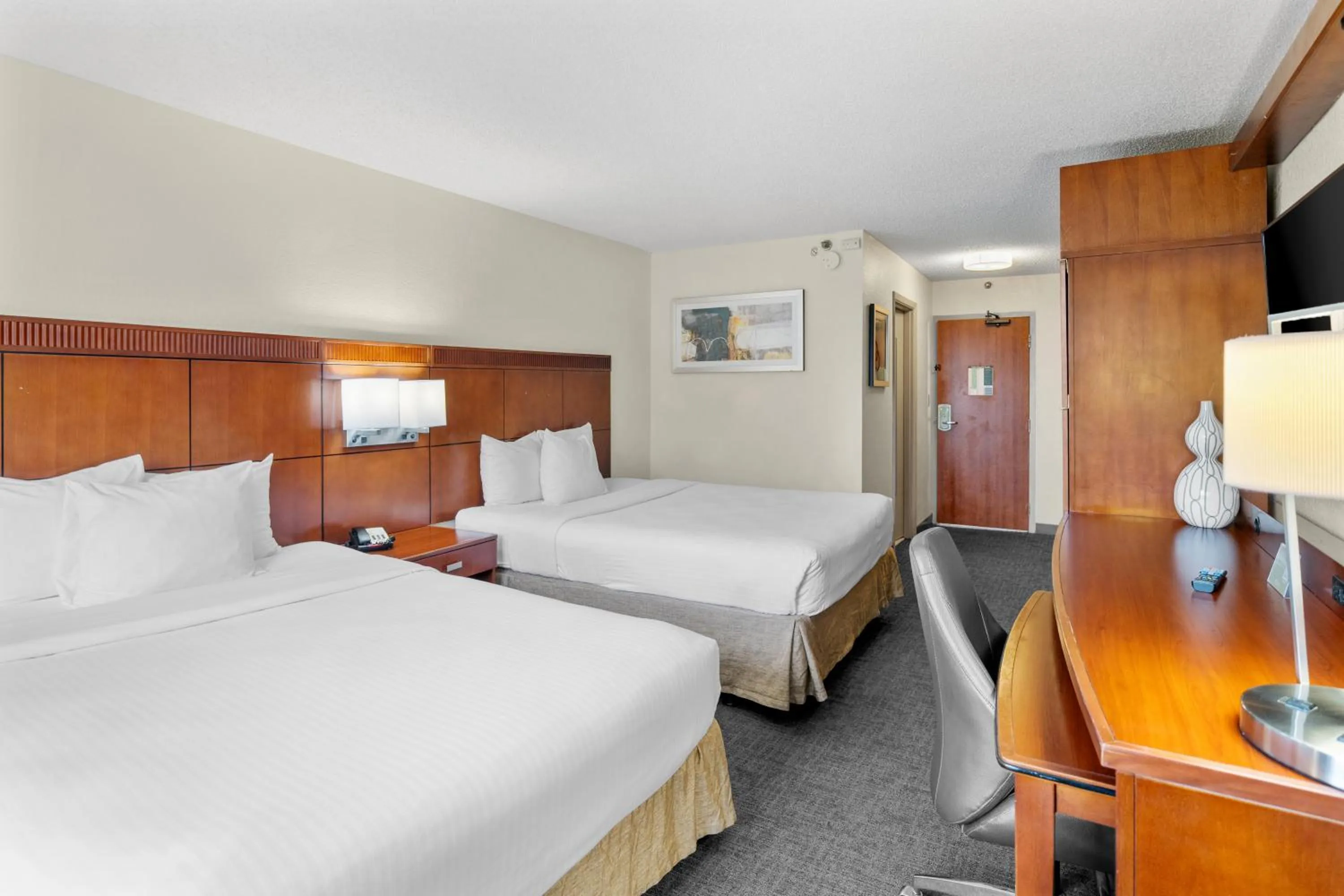 Bedroom, Bed in 88 Palms Hotel & Event Center