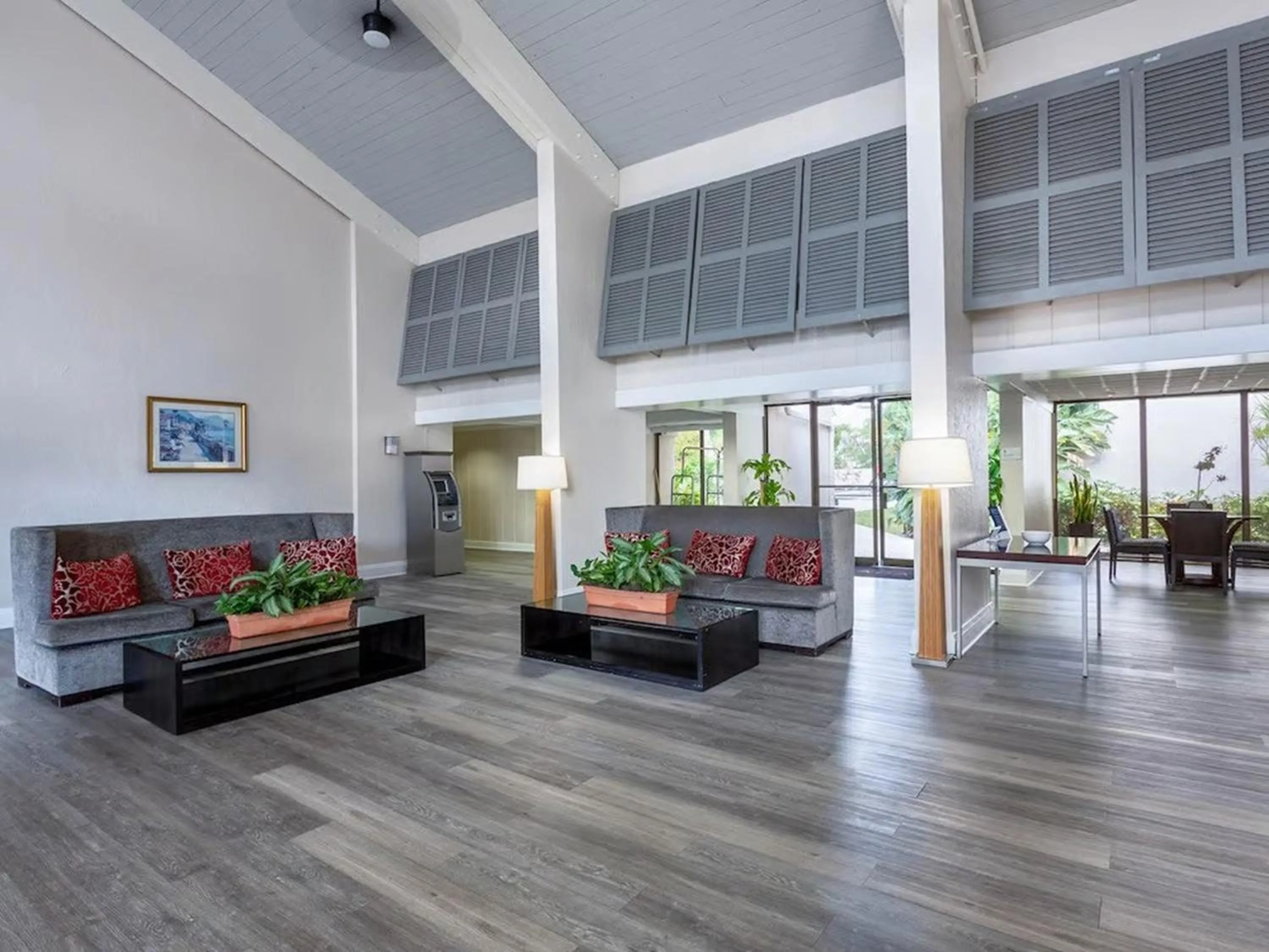 Communal lounge/ TV room in 88 Palms Hotel & Event Center