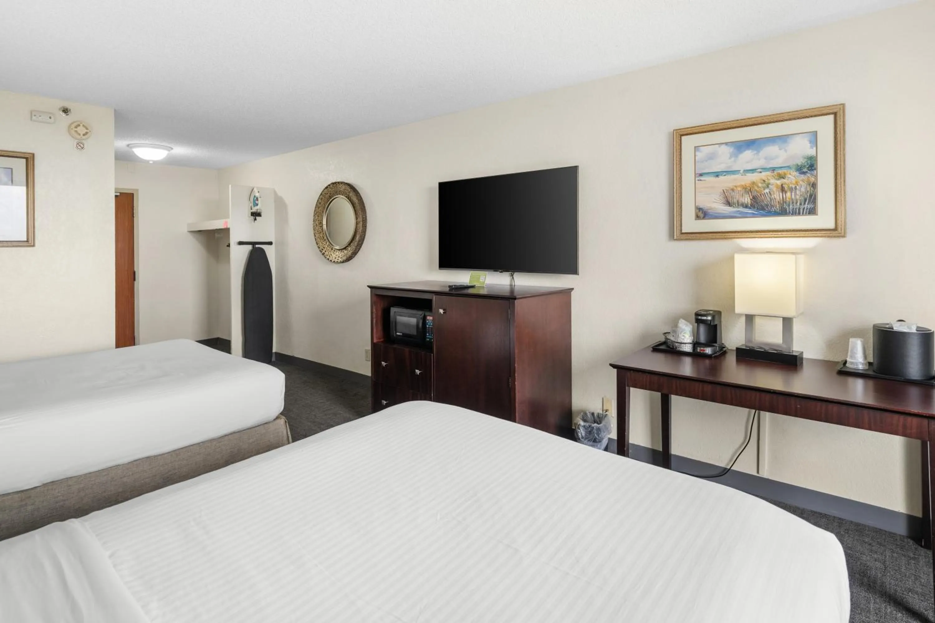 Bed in 88 Palms Hotel & Event Center