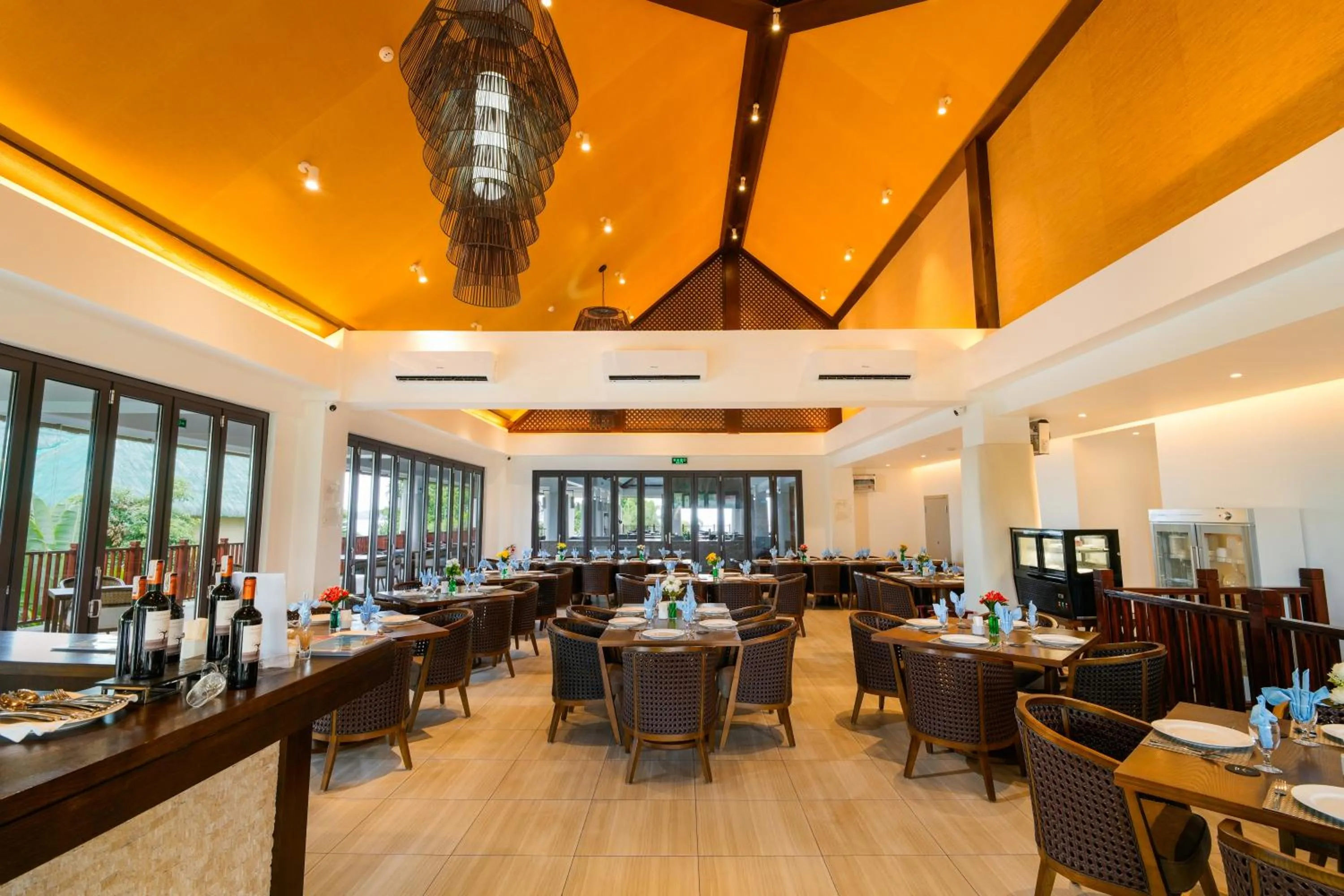 Restaurant/places to eat in H Resort Bohol - The Coral Cliff by SMS Hospitality