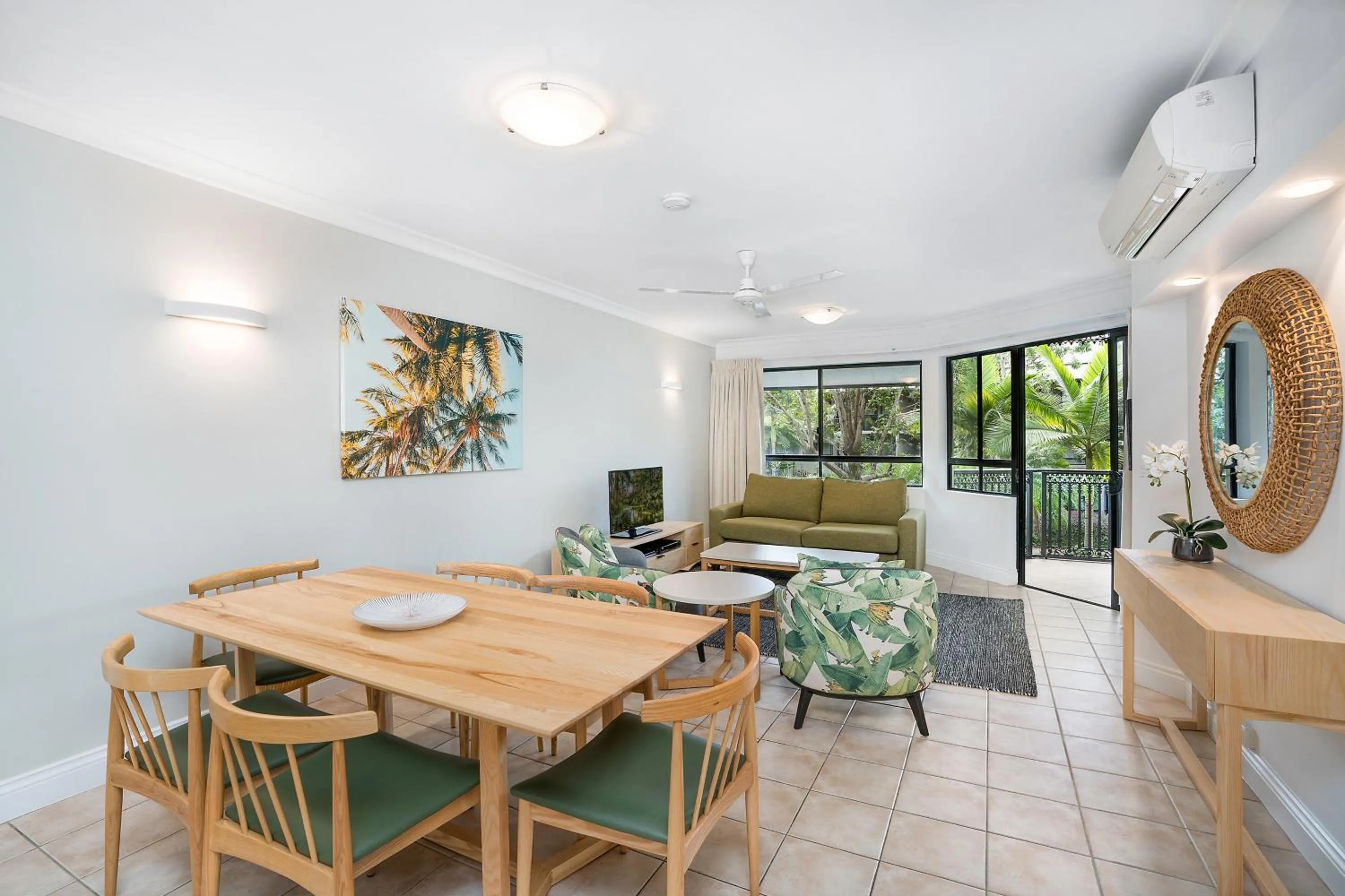 TV and multimedia in Club Wyndham Cairns