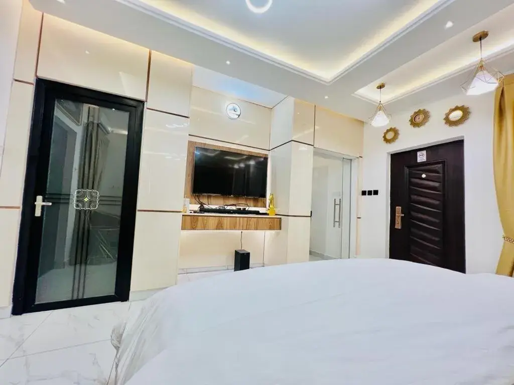 King Room - single occupancy in Kamara Lakeview Hotel King Room - single occupancy in Kamara Lakeview Hotel