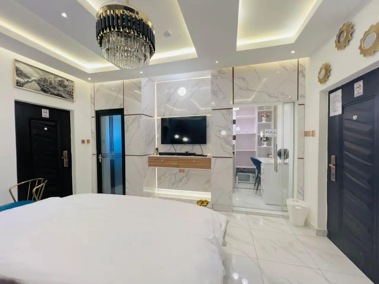 TV and multimedia, Bed in Kamara Lakeview Hotel