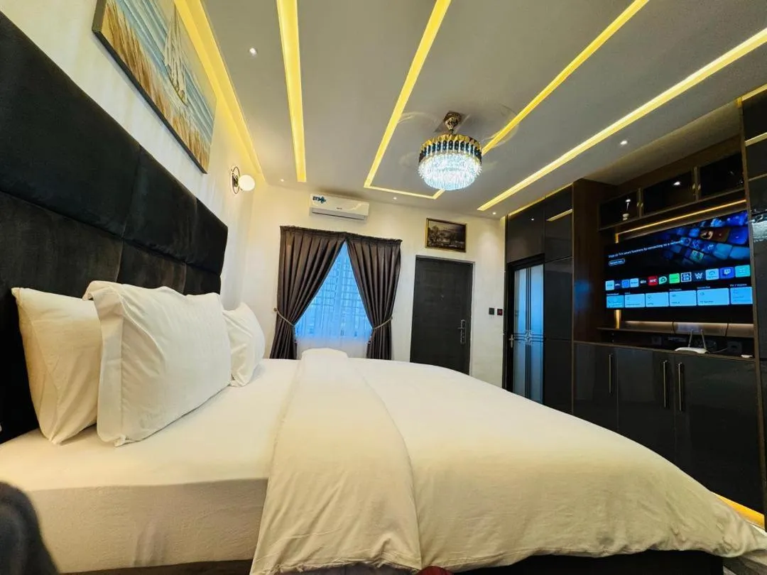 Bed in Kamara Lakeview Hotel