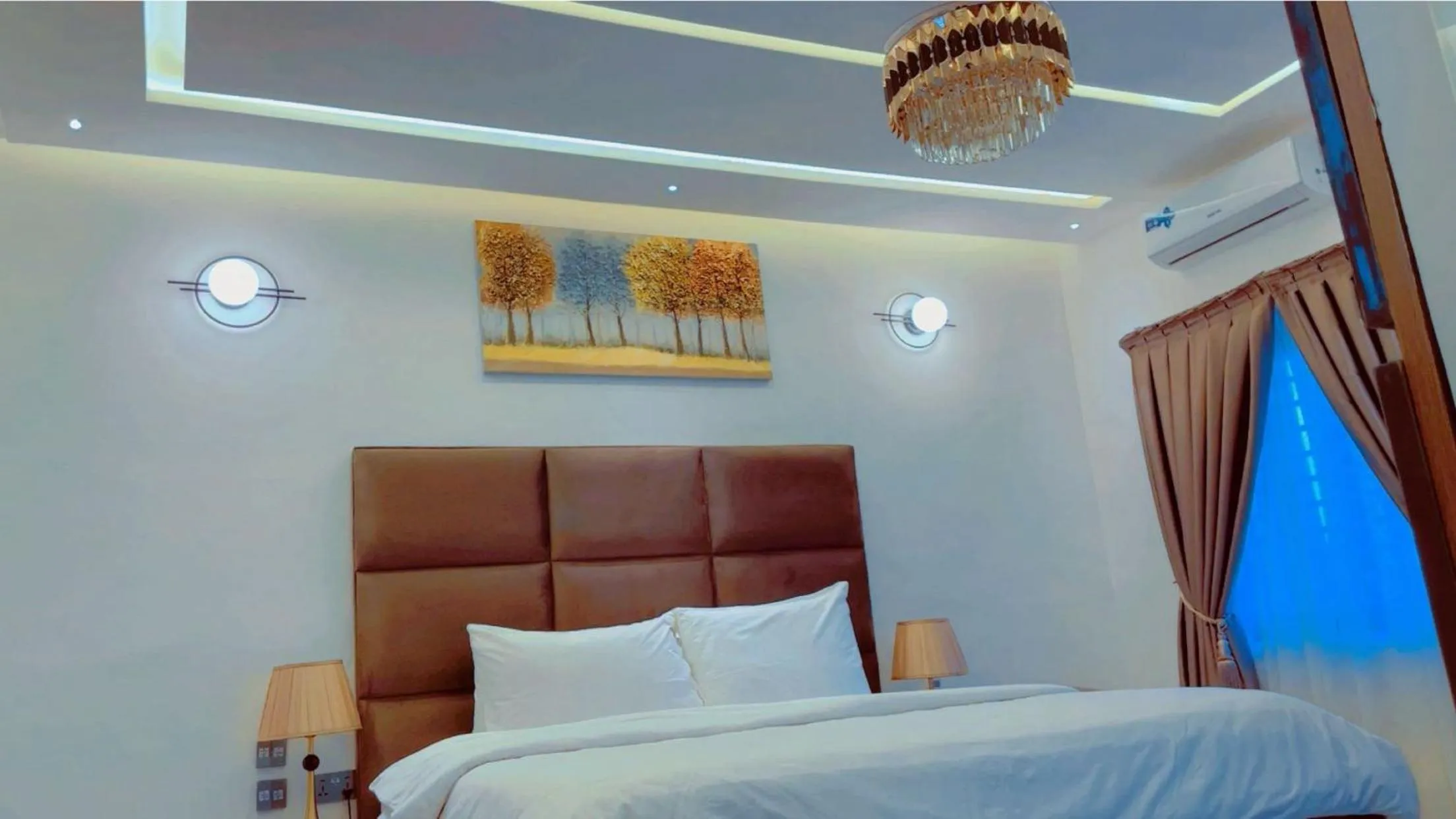 Bed in Kamara Lakeview Hotel