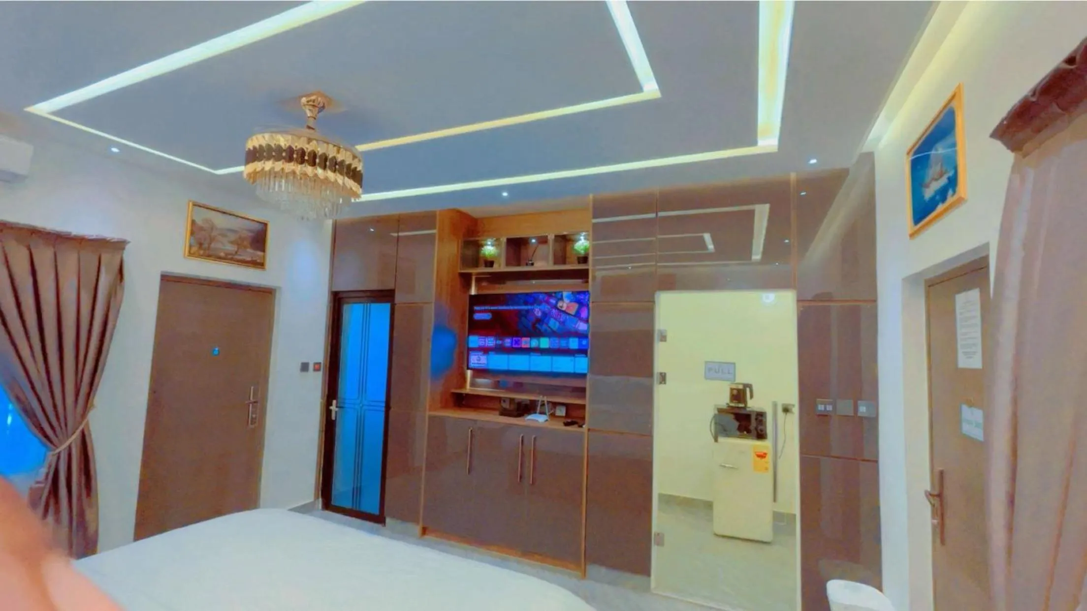 Kamara Lakeview Hotel