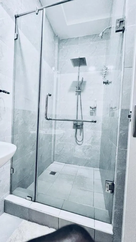 Kamara Lakeview Hotel