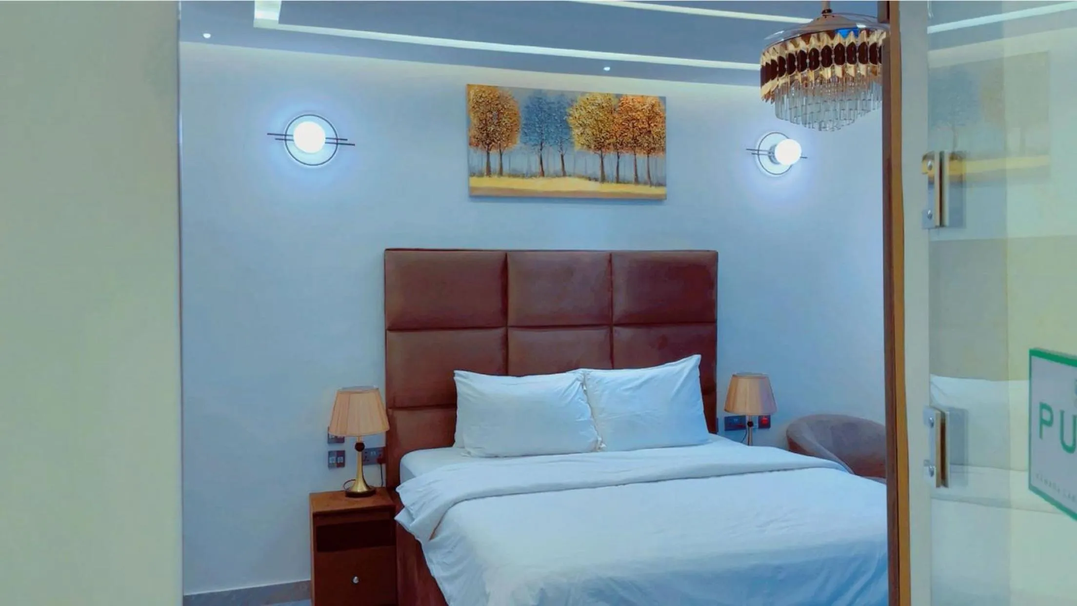 Bed in Kamara Lakeview Hotel