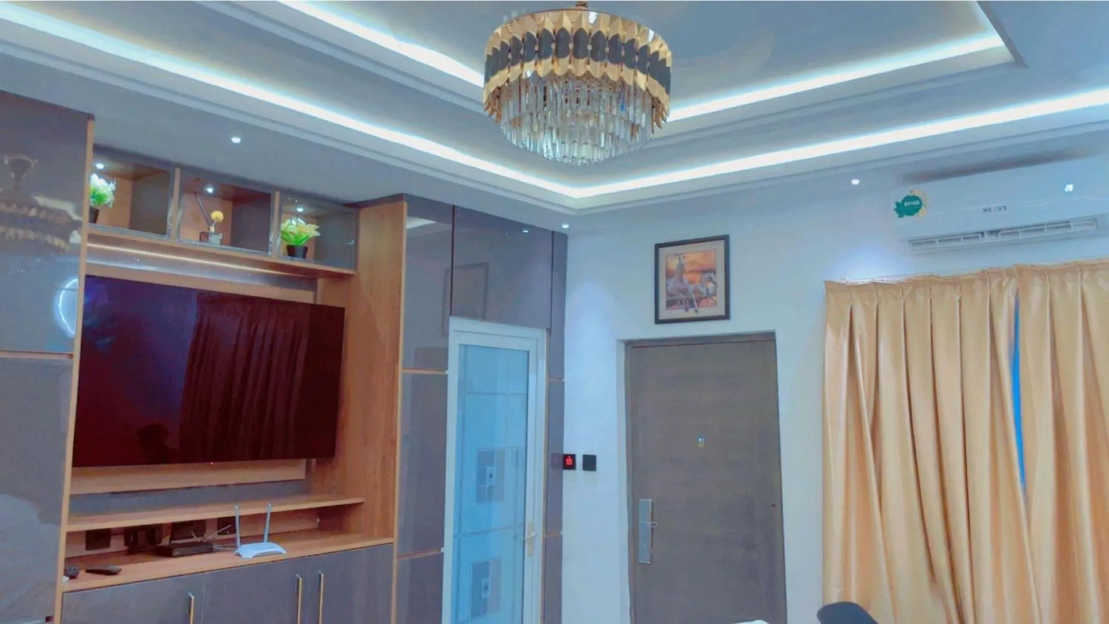 Kamara Lakeview Hotel