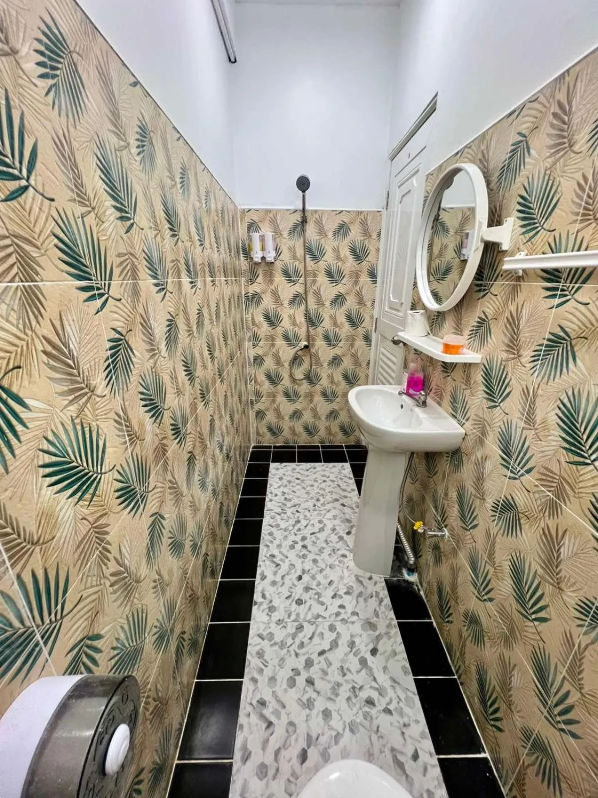 Bathroom in Comfy Crib Hostel