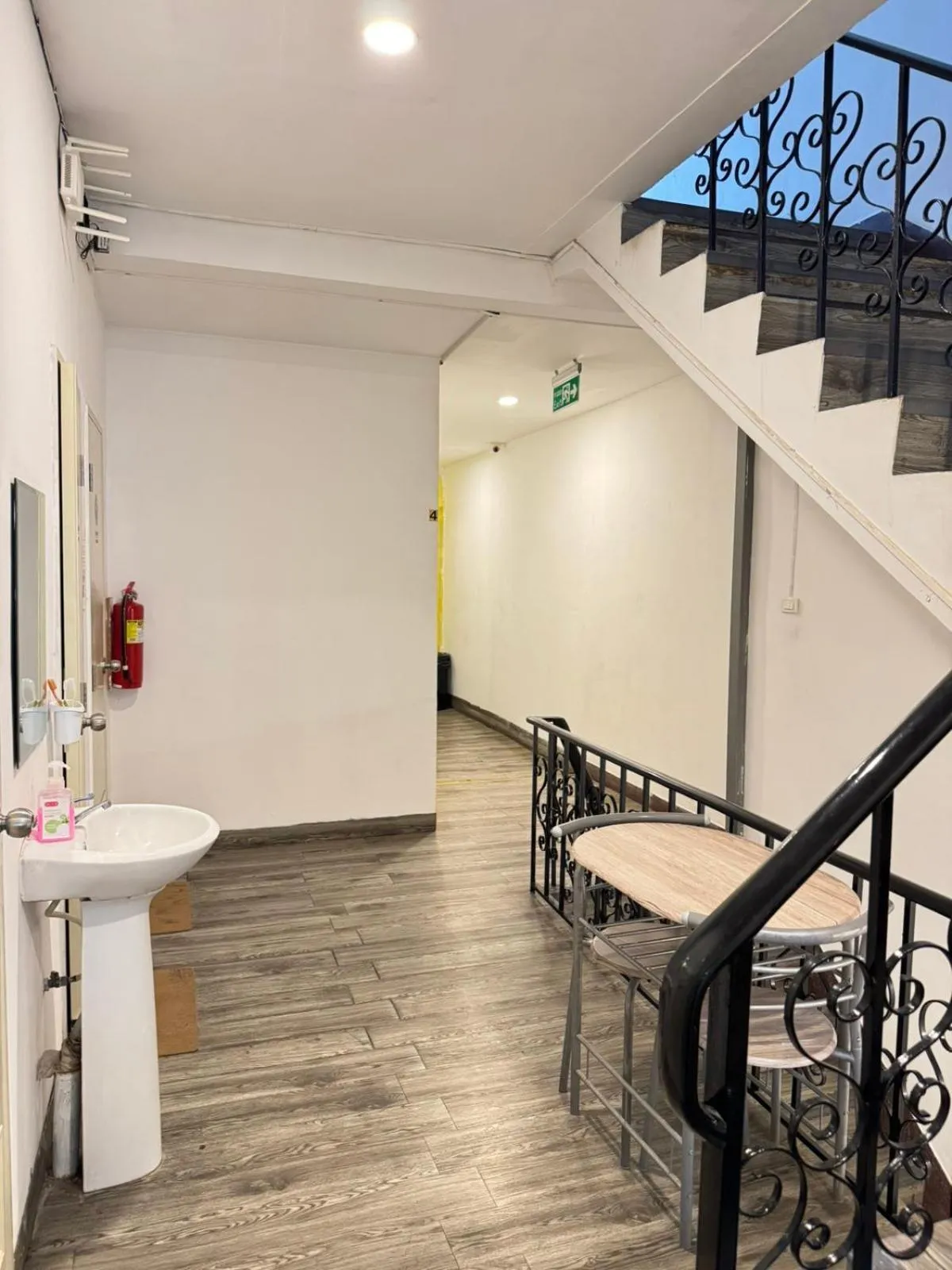 Restaurant/places to eat in Comfy Crib Hostel