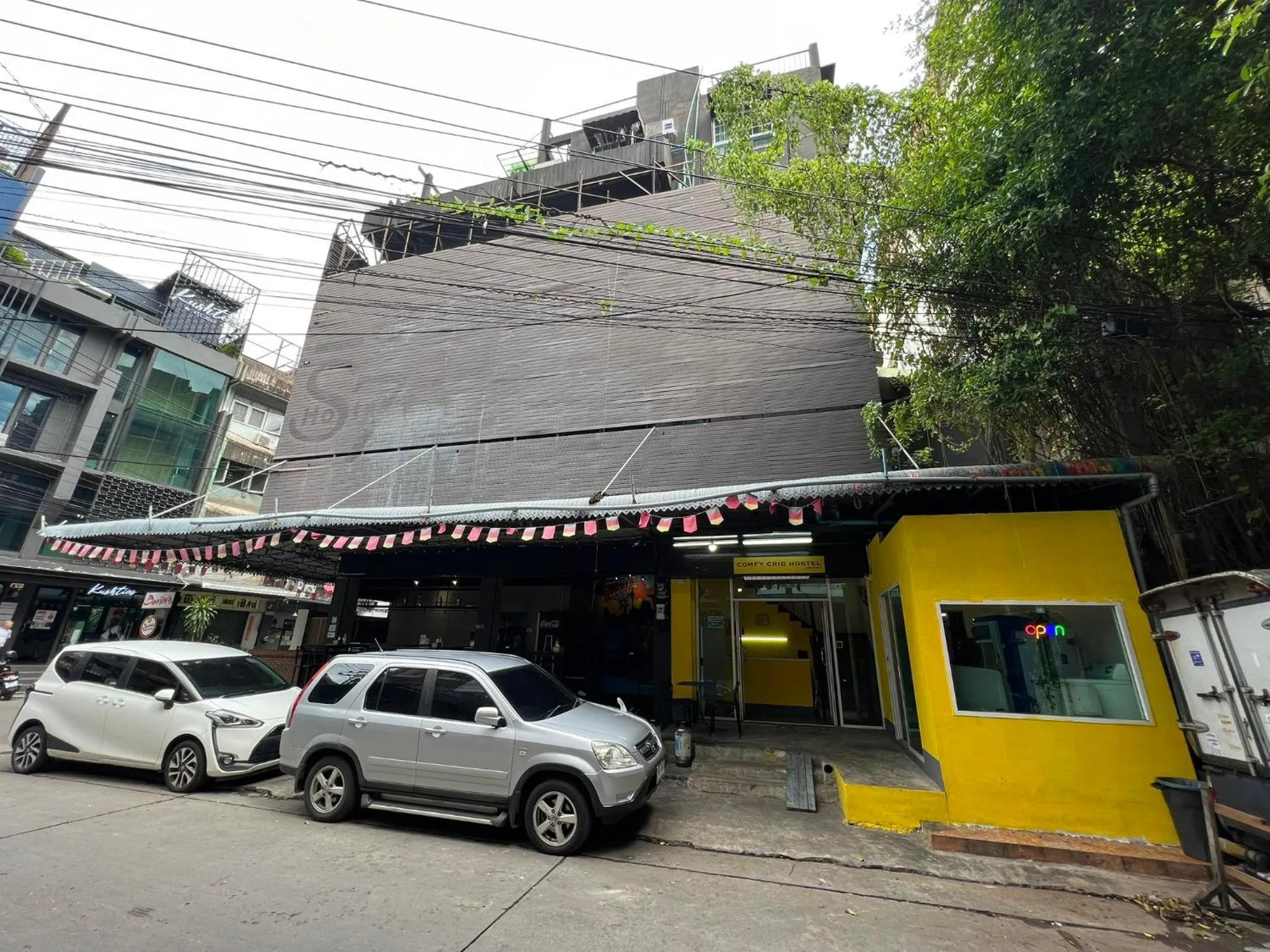 Property building in Comfy Crib Hostel