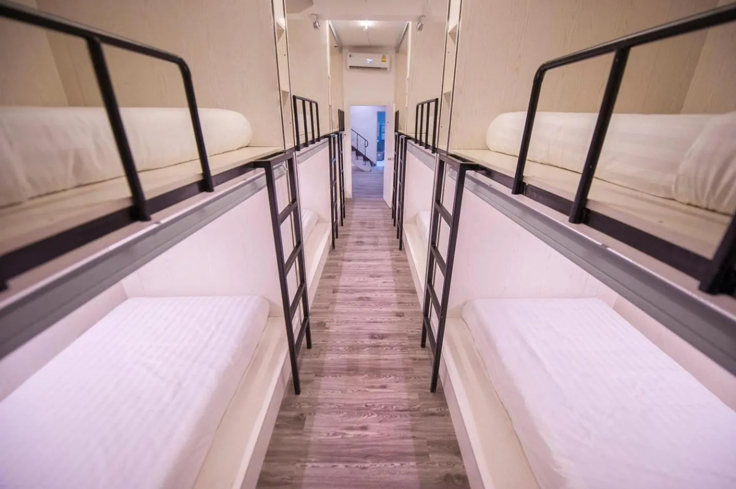 Photo of the whole room, Bed in Comfy Crib Hostel