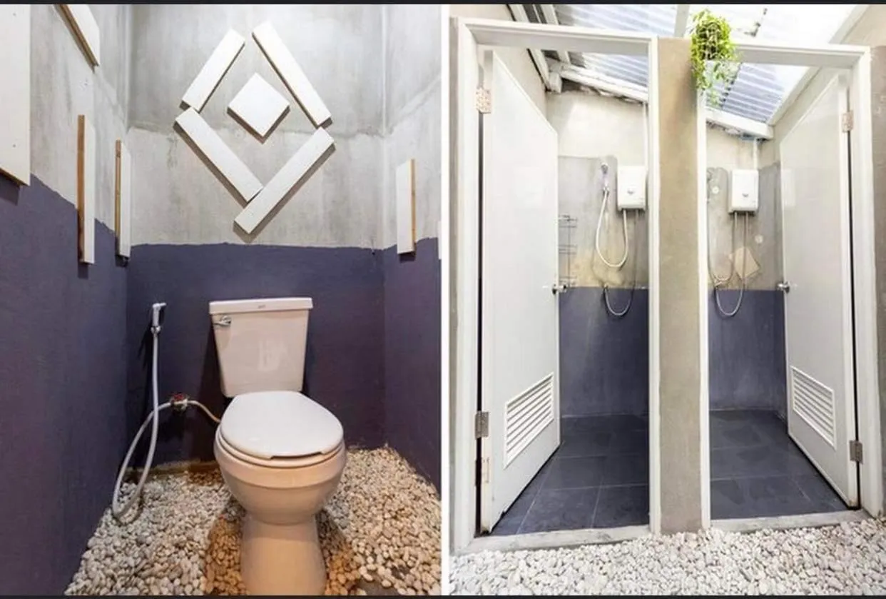 Toilet in Comfy Crib Hostel