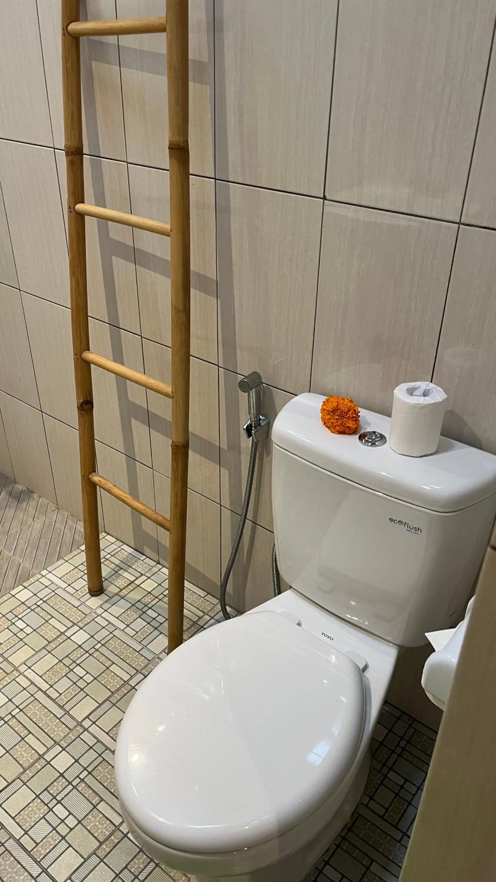 Toilet in Bali Asli Guest House by EPS