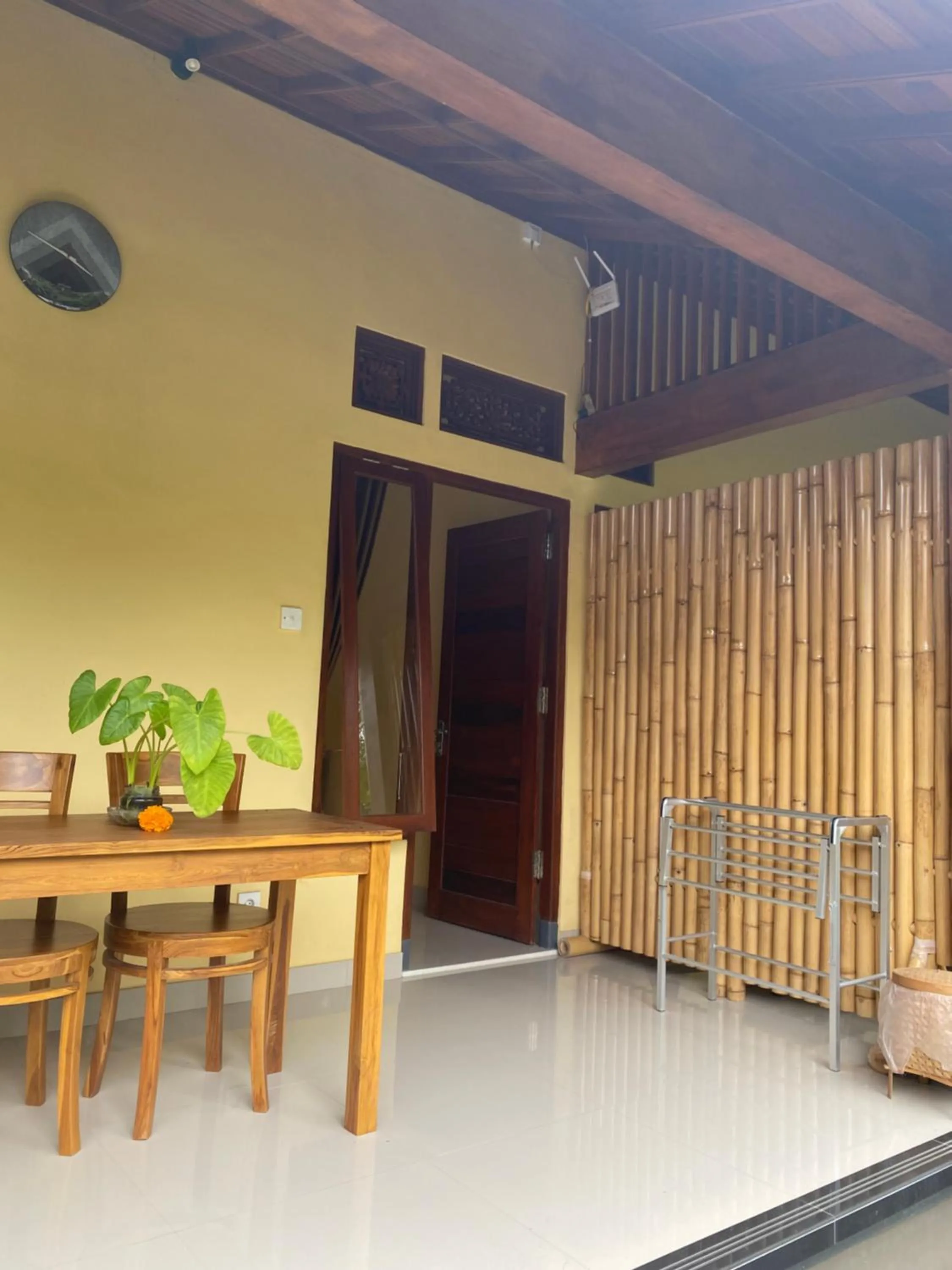 Balcony/Terrace in Bali Asli Guest House by EPS