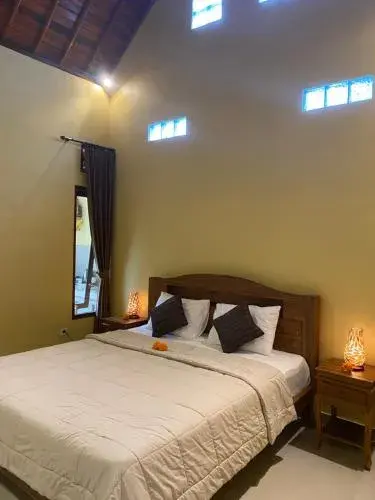 Double Room with Private Bathroom in Bali Asli Guest House by EPS Double Room with Private Bathroom in Bali Asli Guest House by EPS