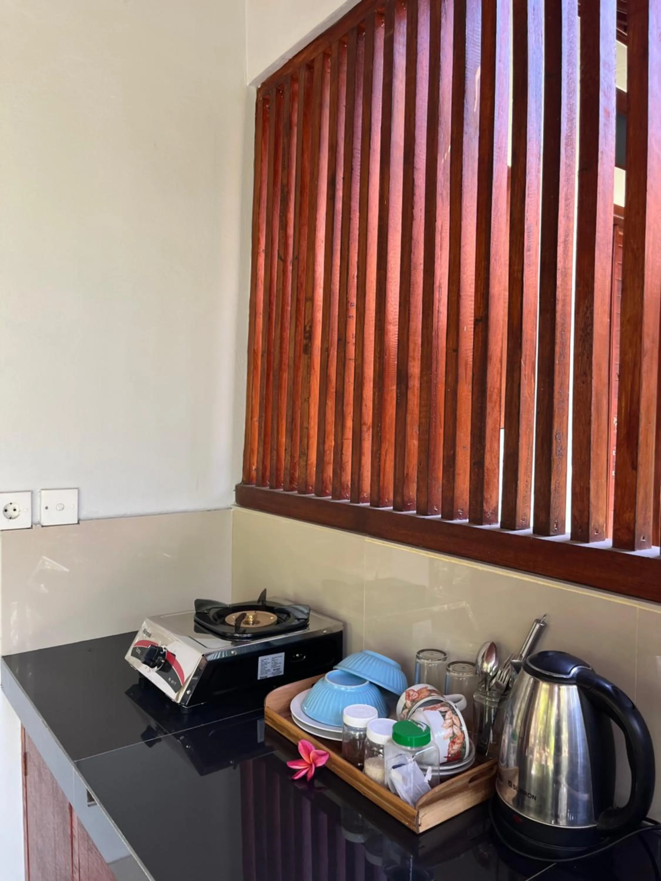 Coffee/tea facilities in Bali Asli Guest House by EPS